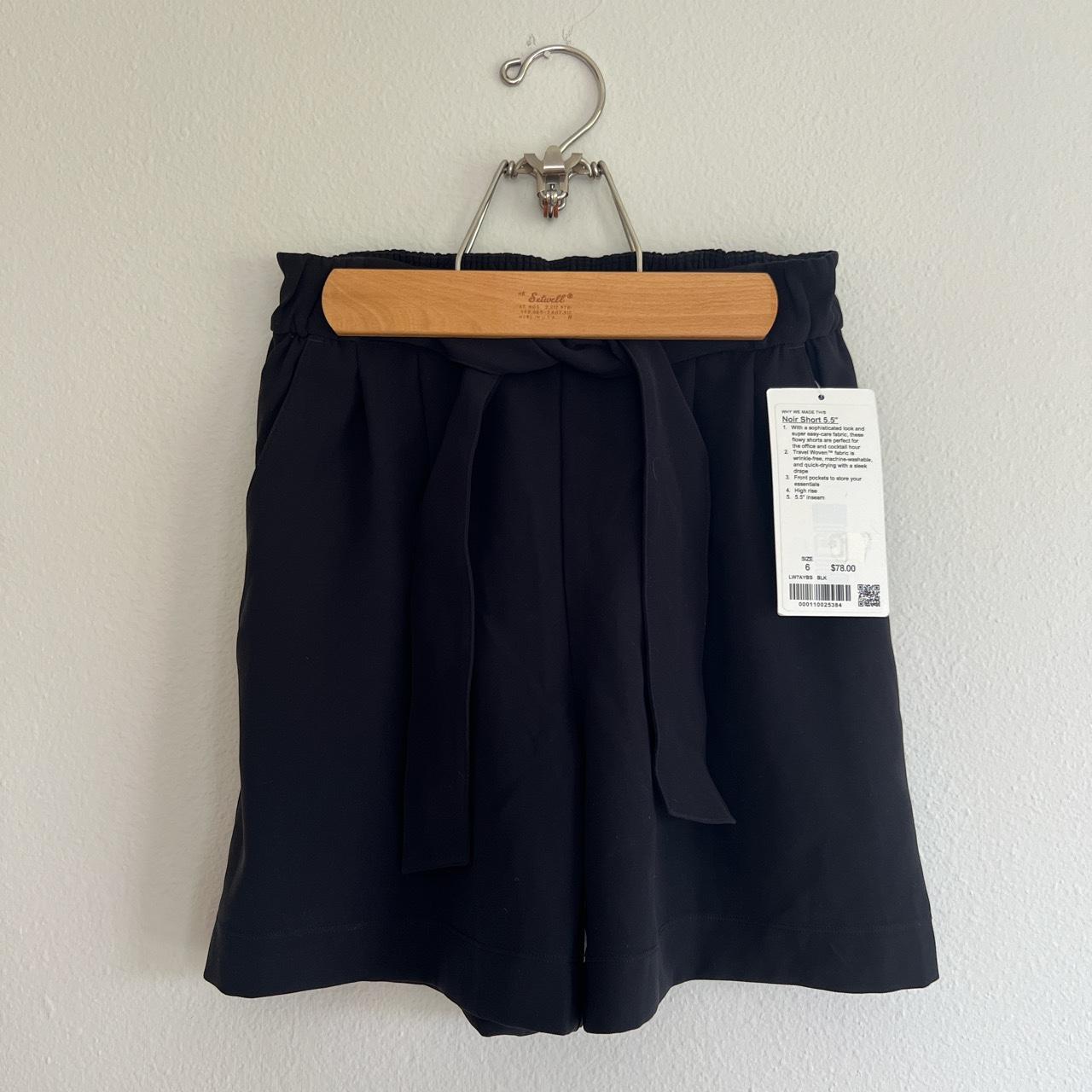 Lululemon noir hot sale short