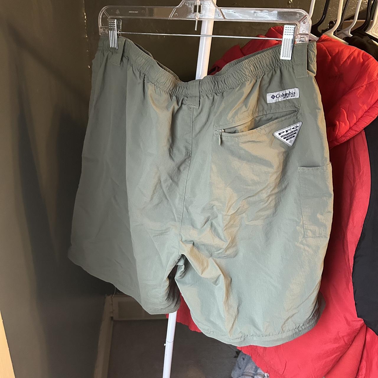 Columbia PFG Fishing Shorts Men's Size XL Green - Depop