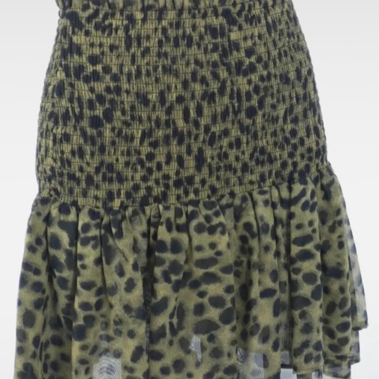 H M green leopard print skirt Size M will fit