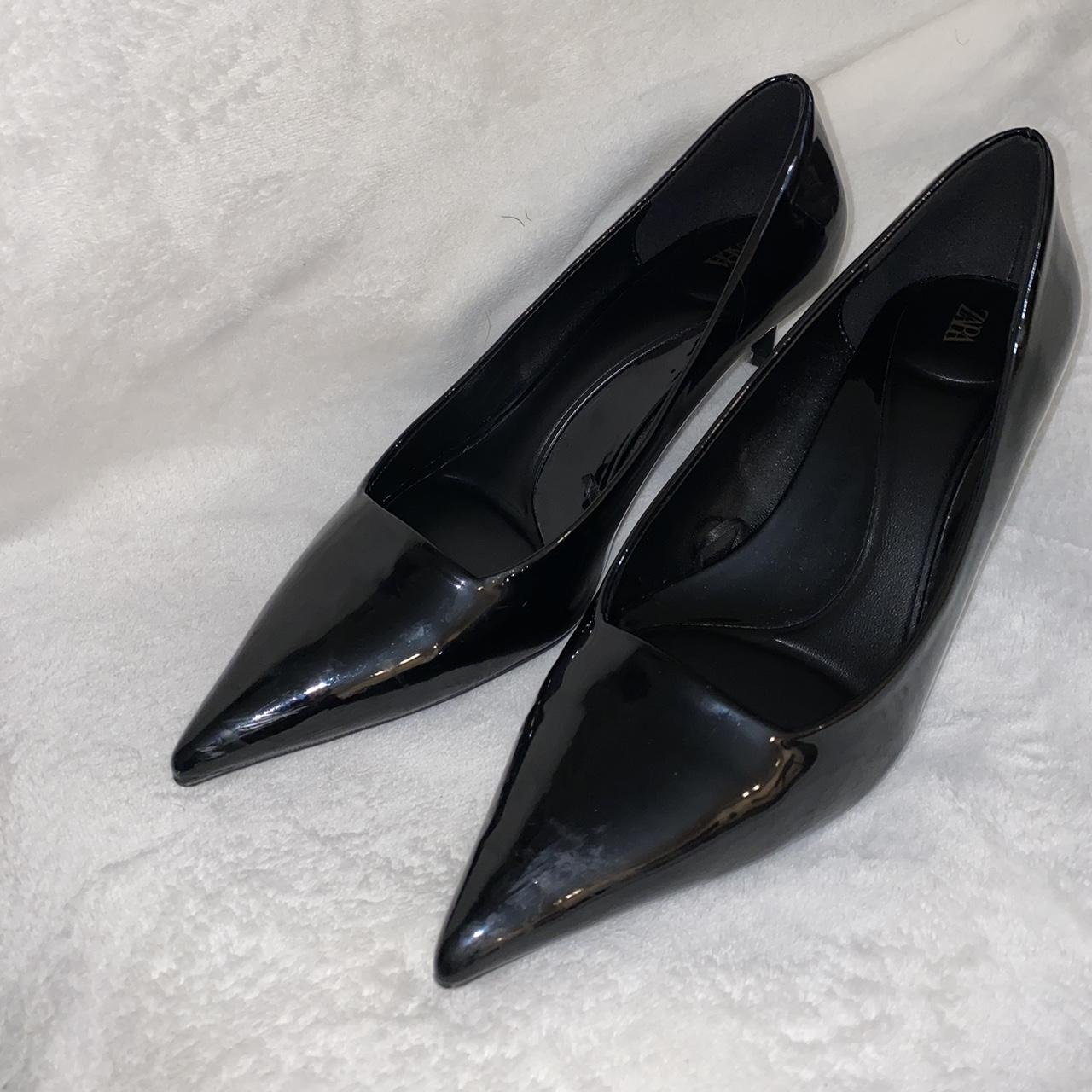 Shiny Black Point Heels Size: Women’s 8 - Depop