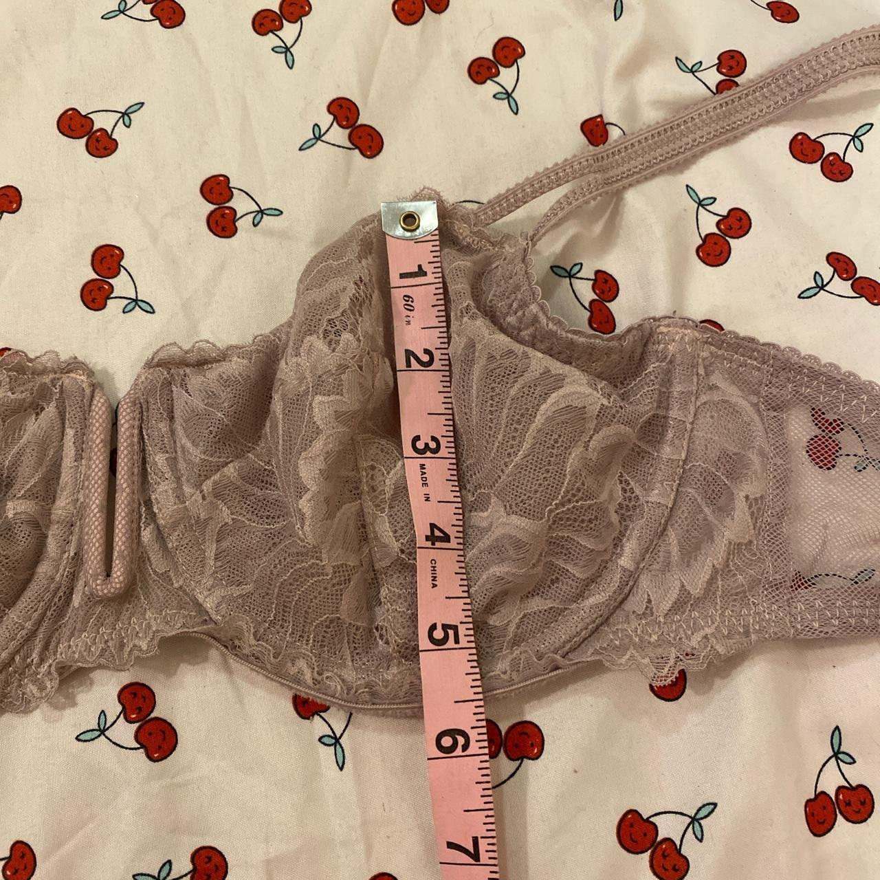 Dusty pink lace bra 🩶👙 Under wire no padding. - Depop