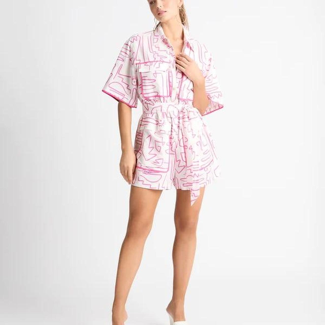 Sheike White and Size Worn