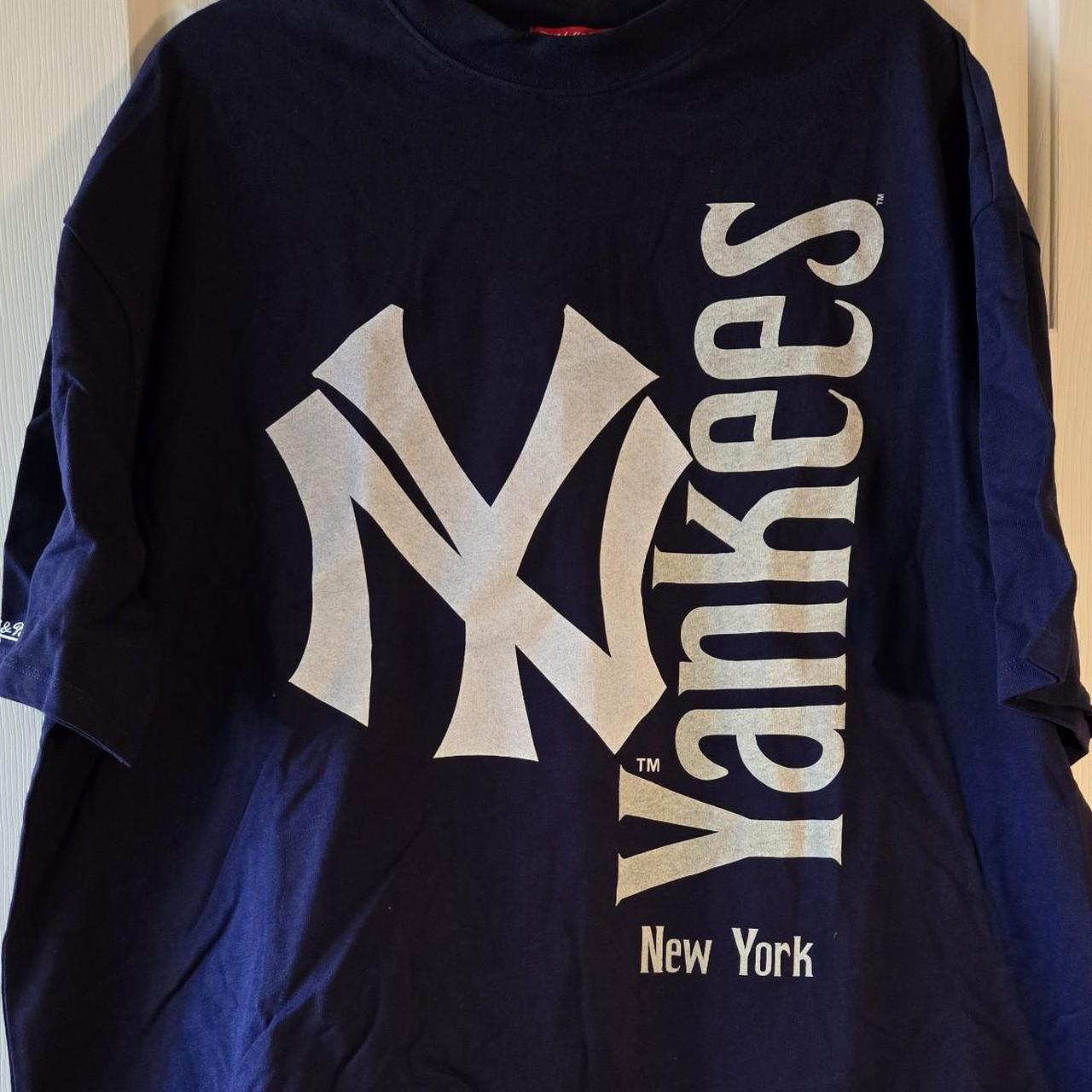 Mitchell & Ness Women's T-shirt - Navy/White - XXL – Women's Navy New York Yankees Boyfriend T-Shirt …