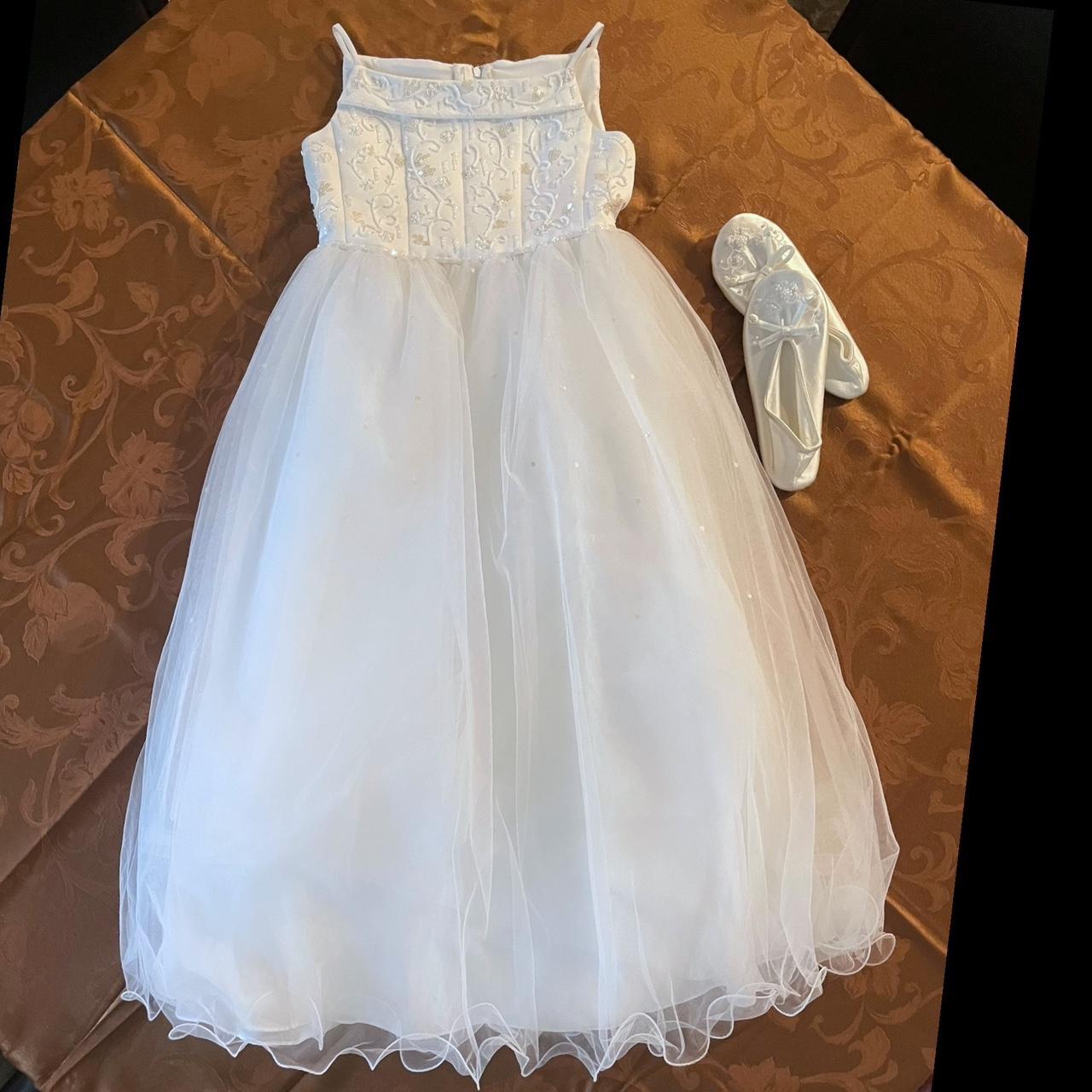David's Bridal Flower Girl Dress Sz 6. Zipper back
