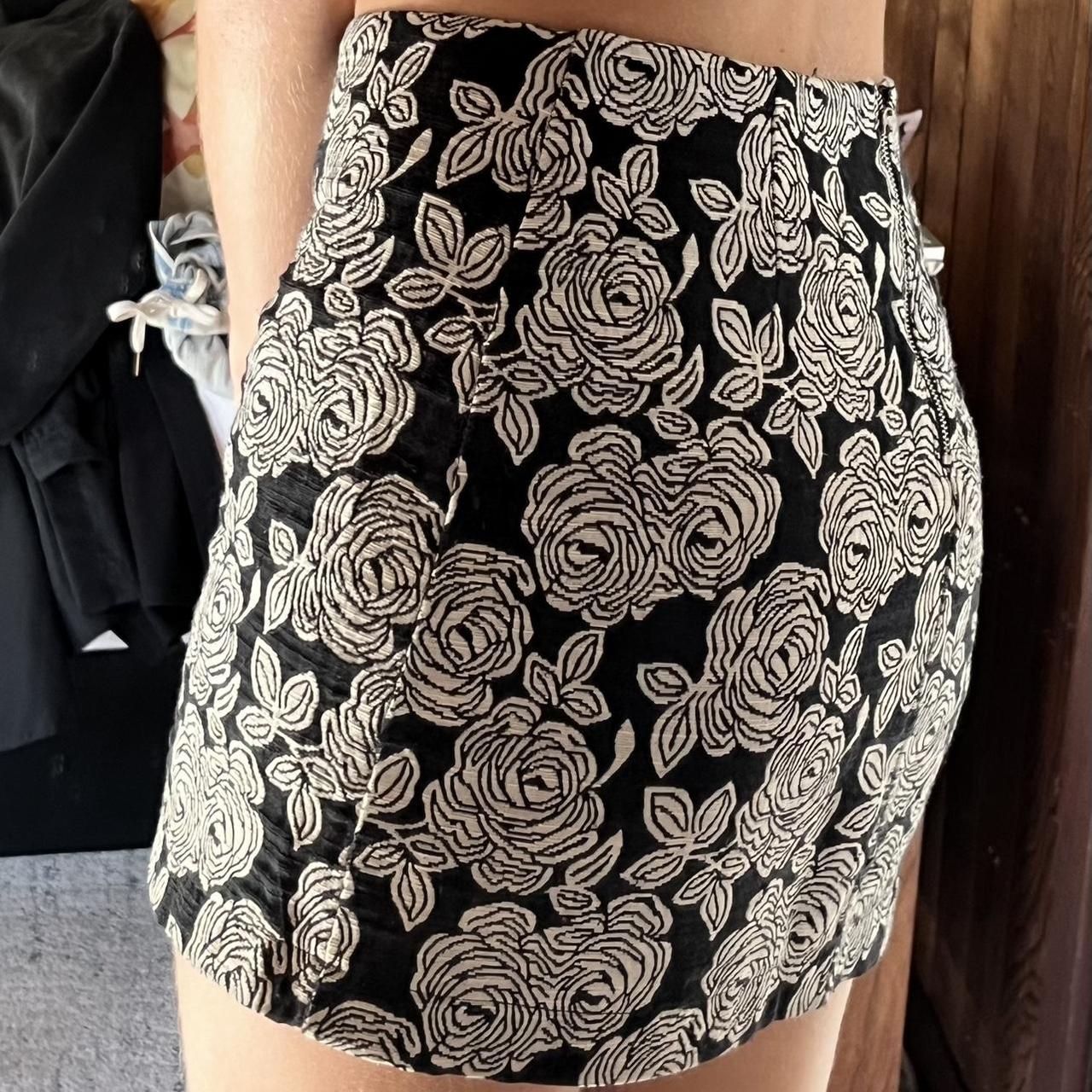 Forever 21 mini skirt, black and white floral. Size..., image size:1280x1280