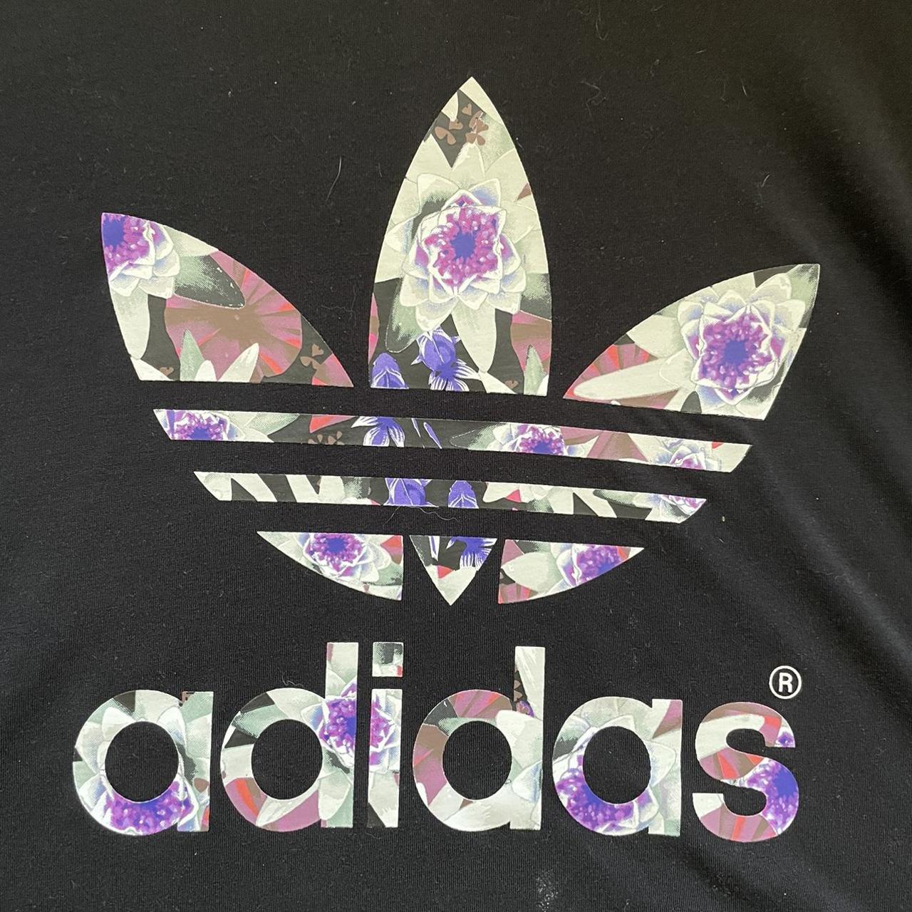 Logo hotsell adidas floral