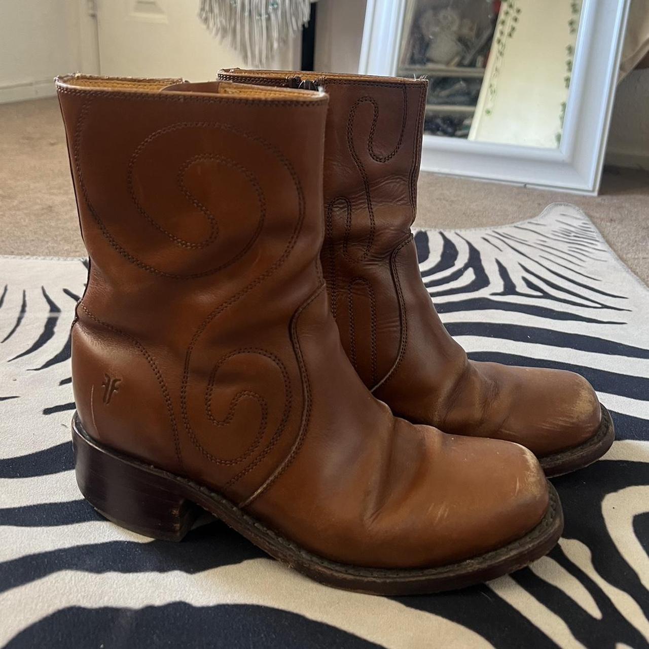 Frye Women's Boots Depop