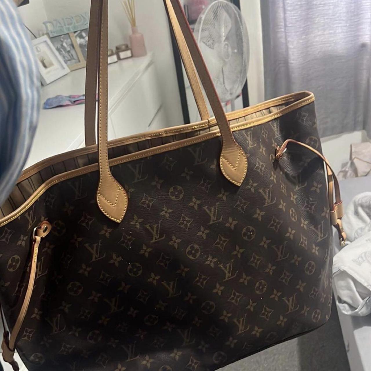 Louis Vuitton NEVERFULL PM TOTE BAG. Has been used - Depop