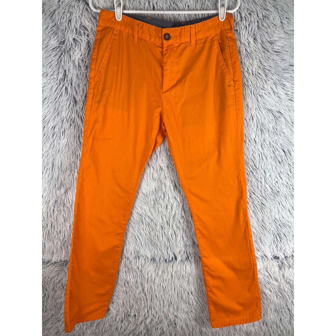 A collection of men's outfits with orange pants that look great in summer!  | Men's Fashion Media OTOKOMAE