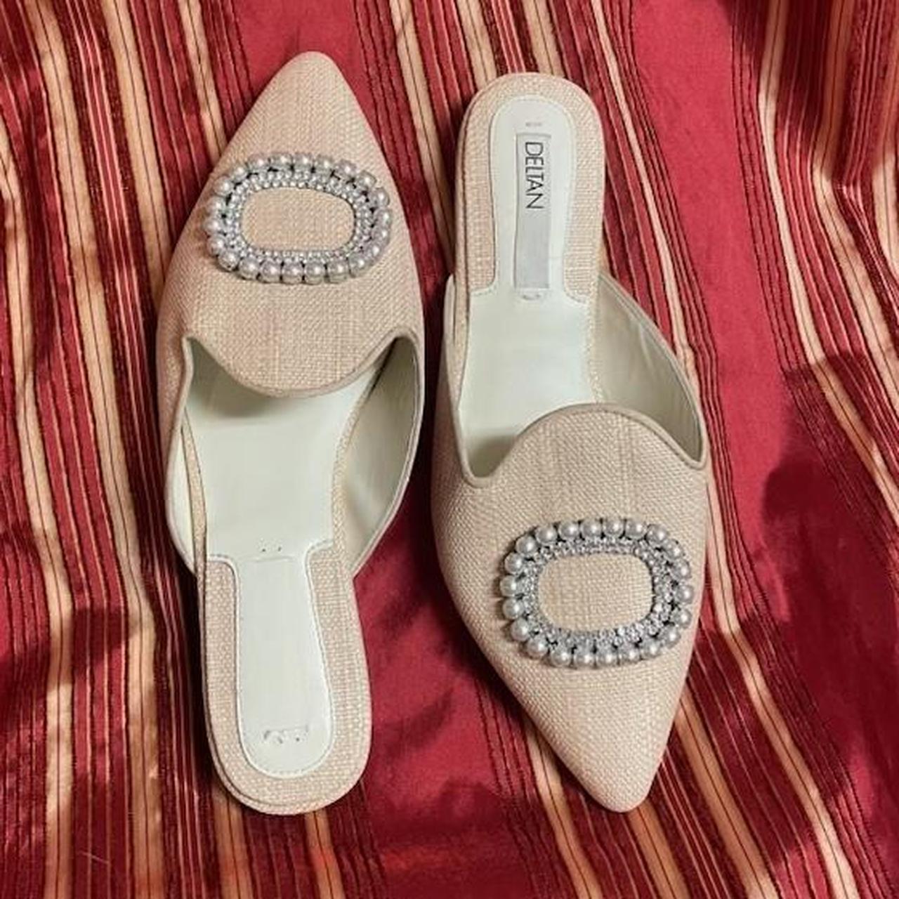 DELTAN , • Pointed Toe Mule Flats, • Tan & Cream , •...