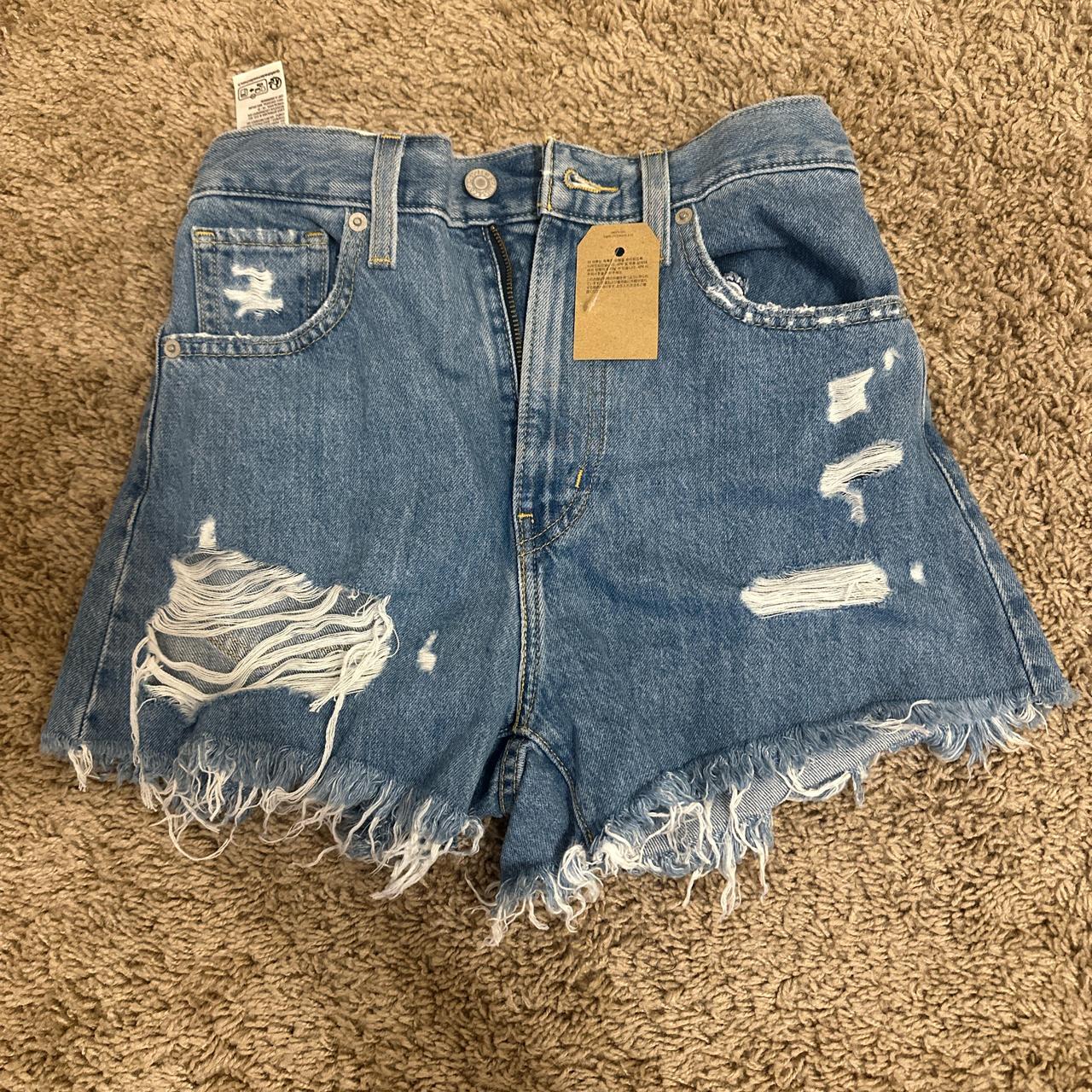 item listed by aradascloset