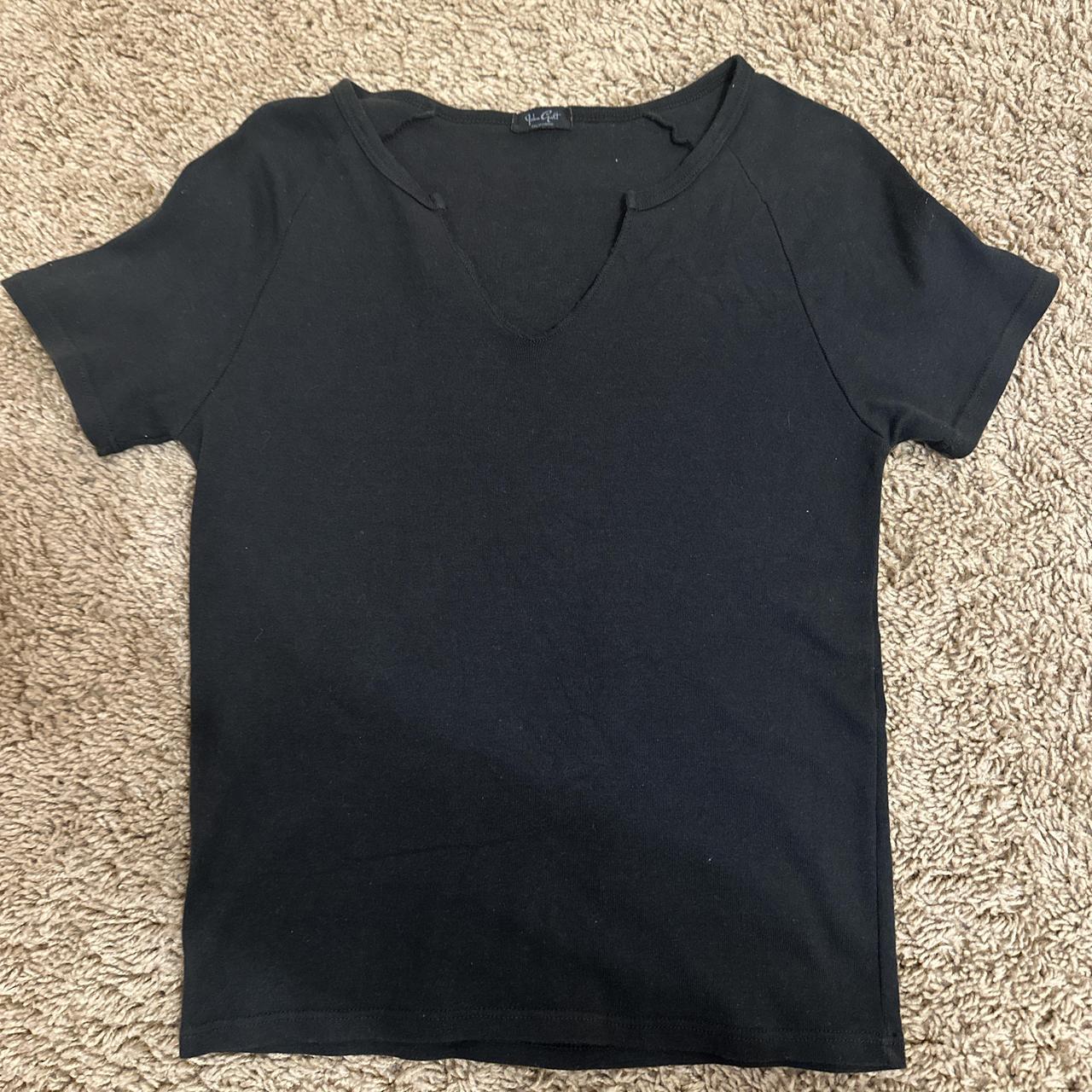 item listed by aradascloset