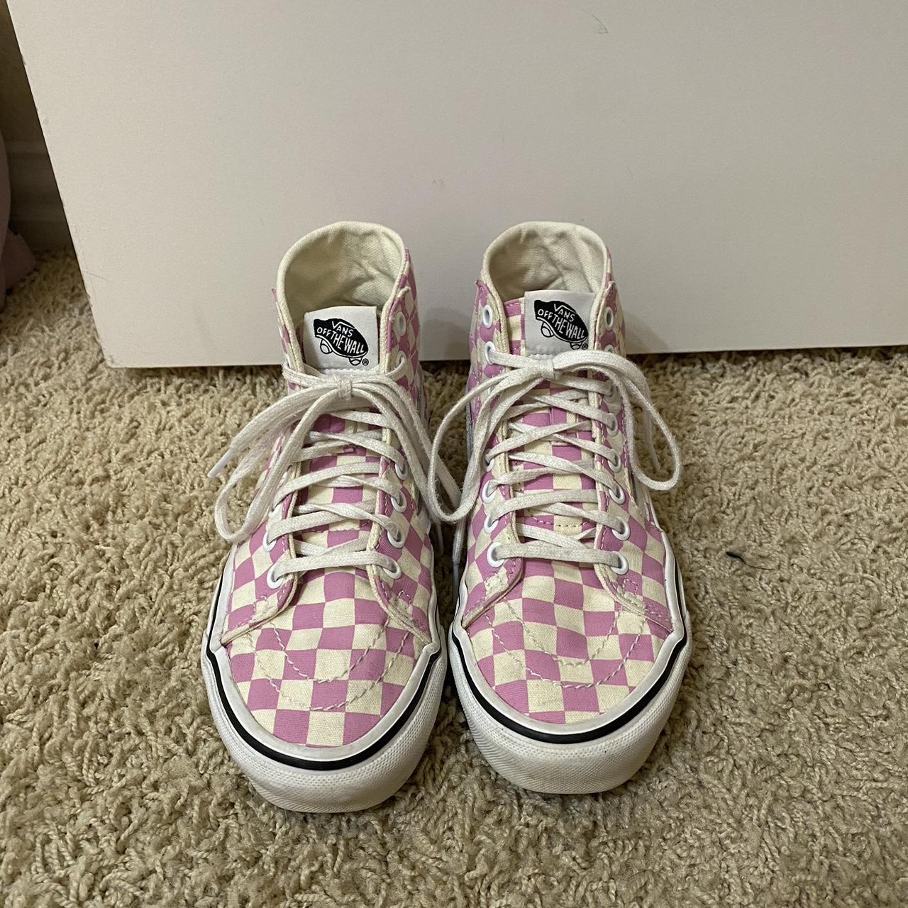 Womens pink cheap checkered vans