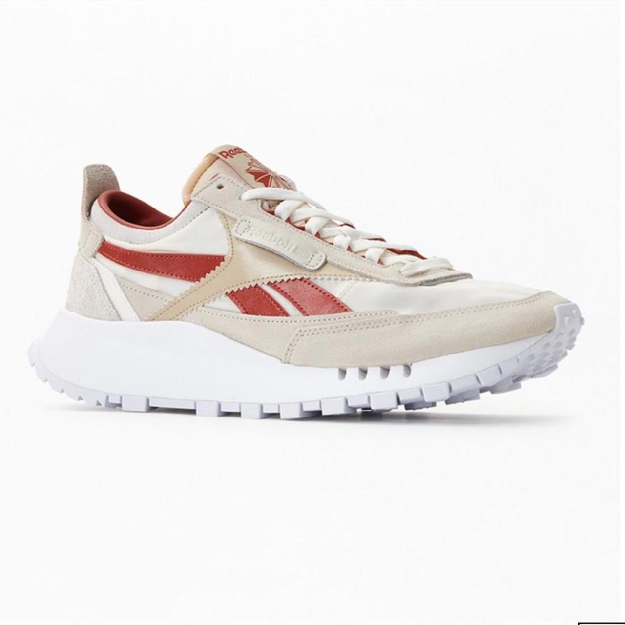 Reebok classic legacy trainers in cheap off white