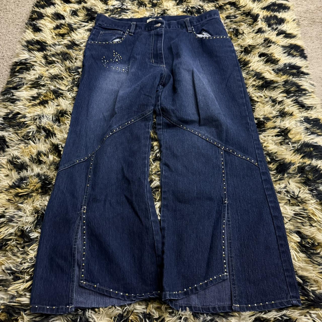 item listed by izaaaxc