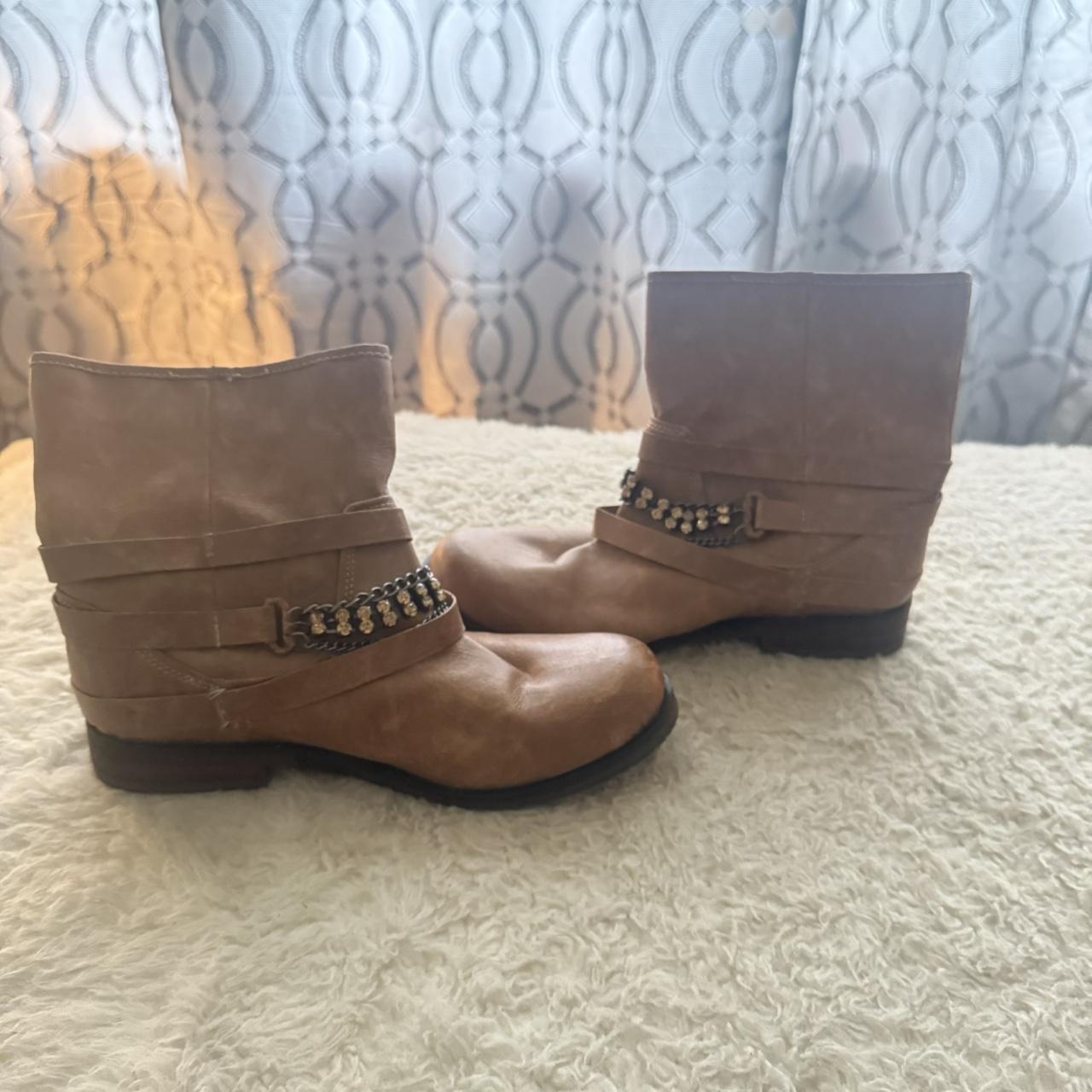 item listed by izaaaxc