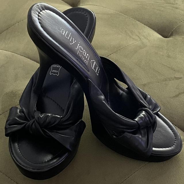 Cathy Jean Black Heels Size 6 - $12 - From Bry