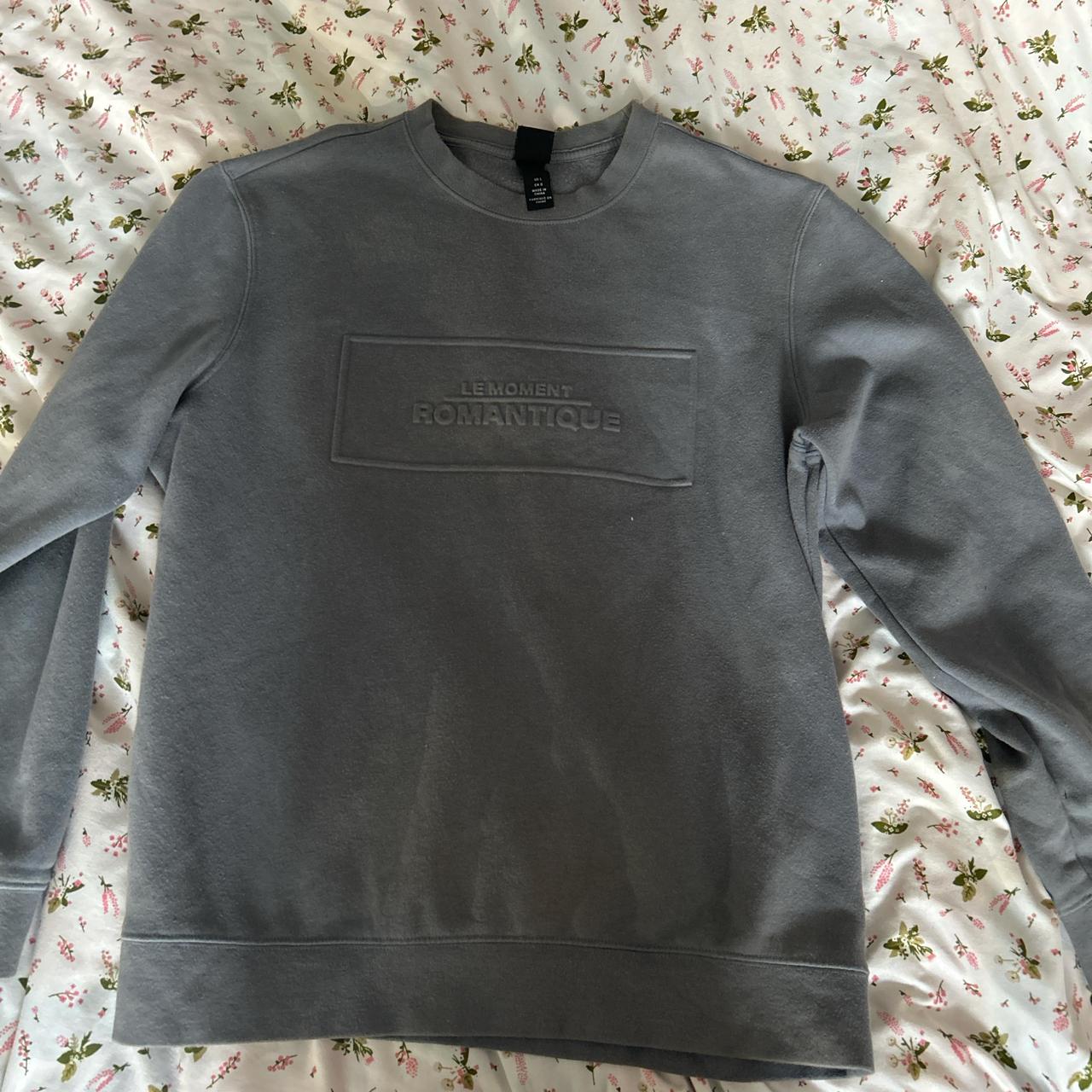 H M sweatshirt French le moment romantique Size