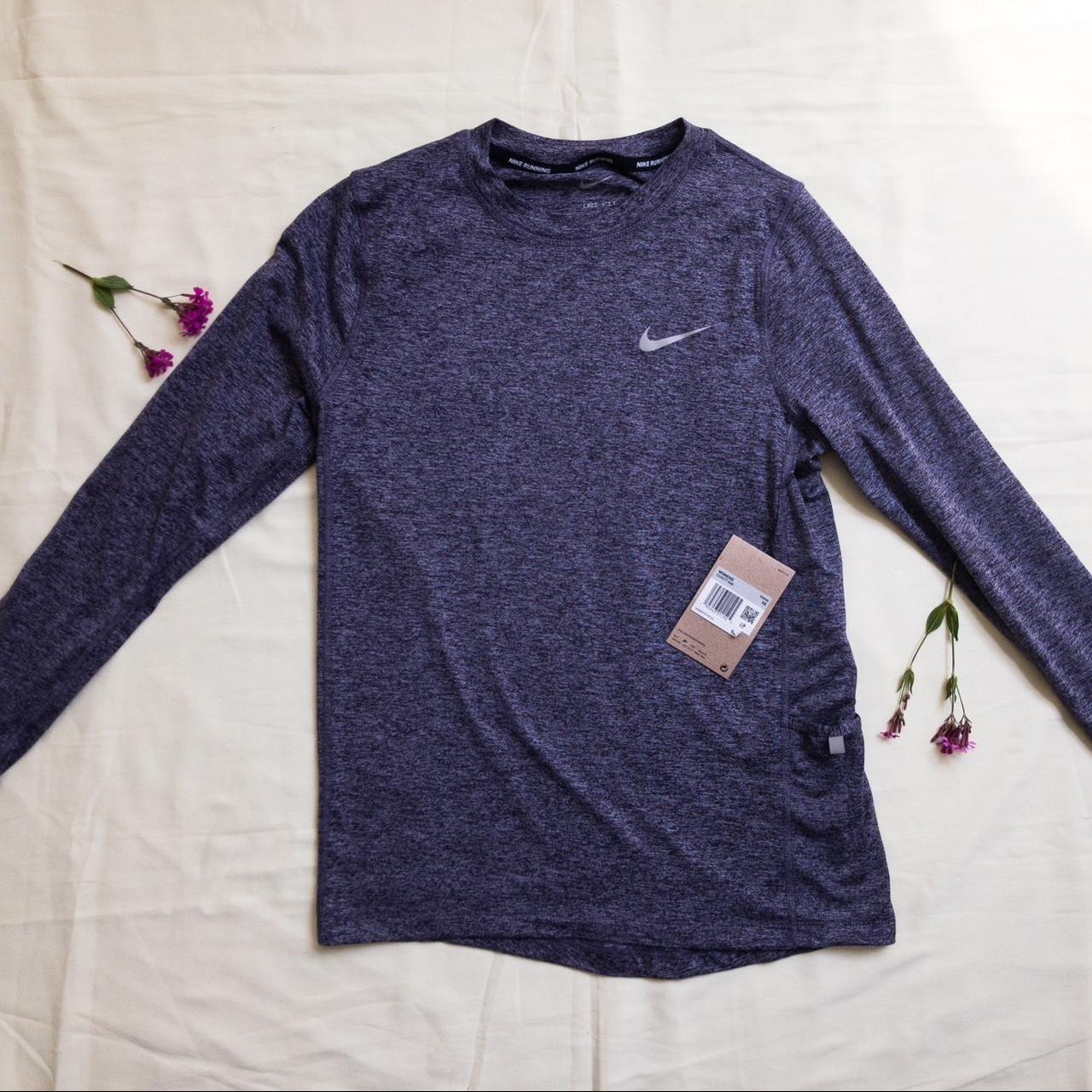 thumb hole t shirts nike