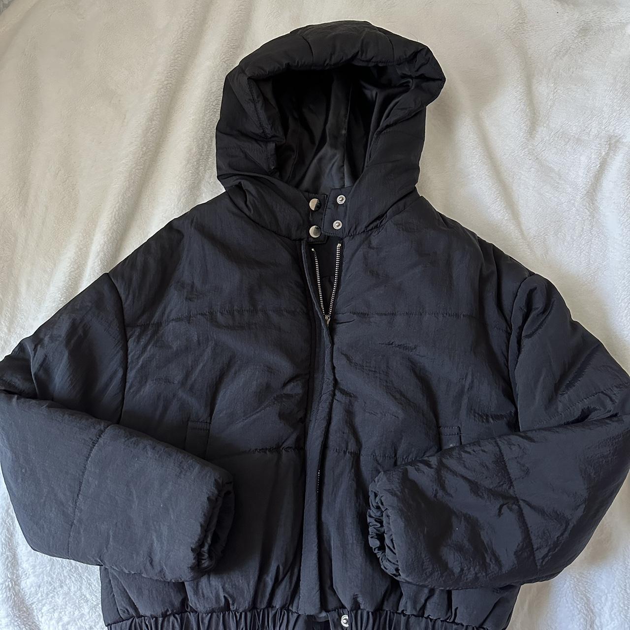 Black puffer jacket - Depop