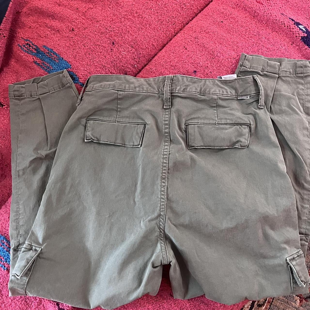 Mother Women's Khaki and Green Trousers | Depop