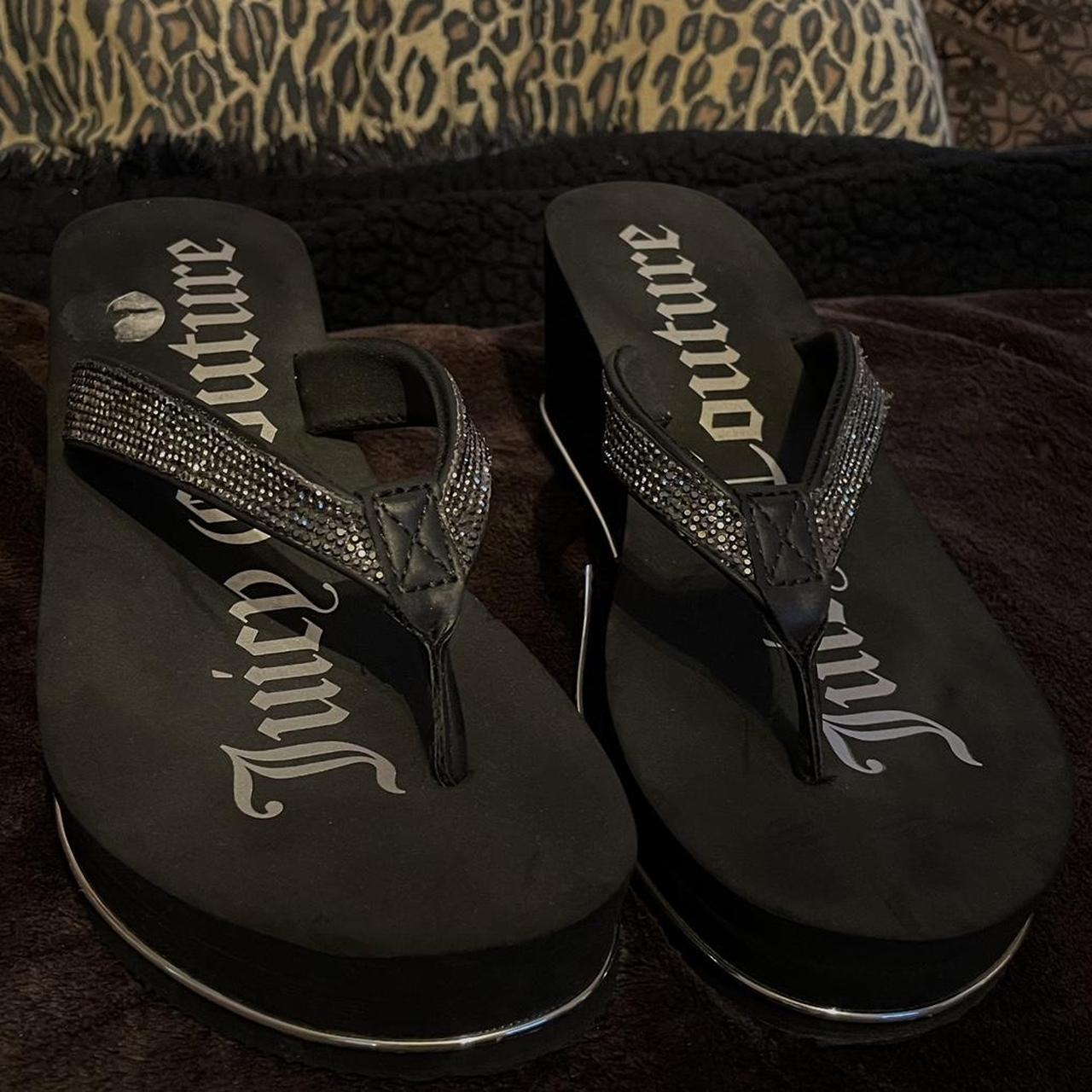 Juicy couture cheap platform flip flops