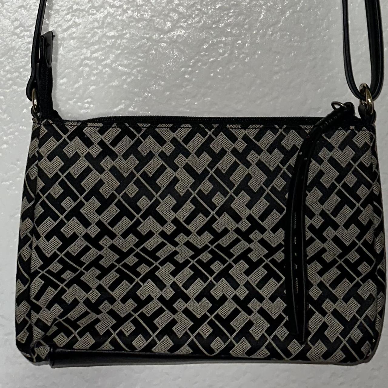 Tommy Hilfiger Women's Brown and Tan Bag Depop