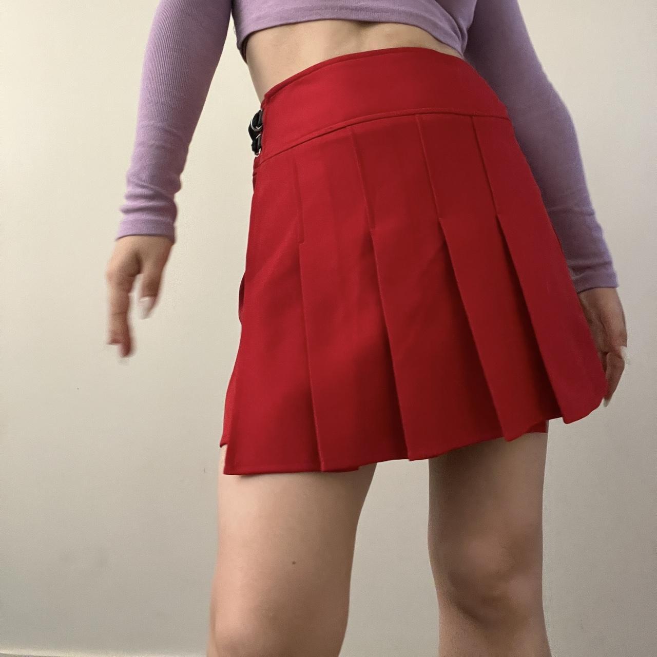 Mini tennis skirt Red pleated skirt with leather