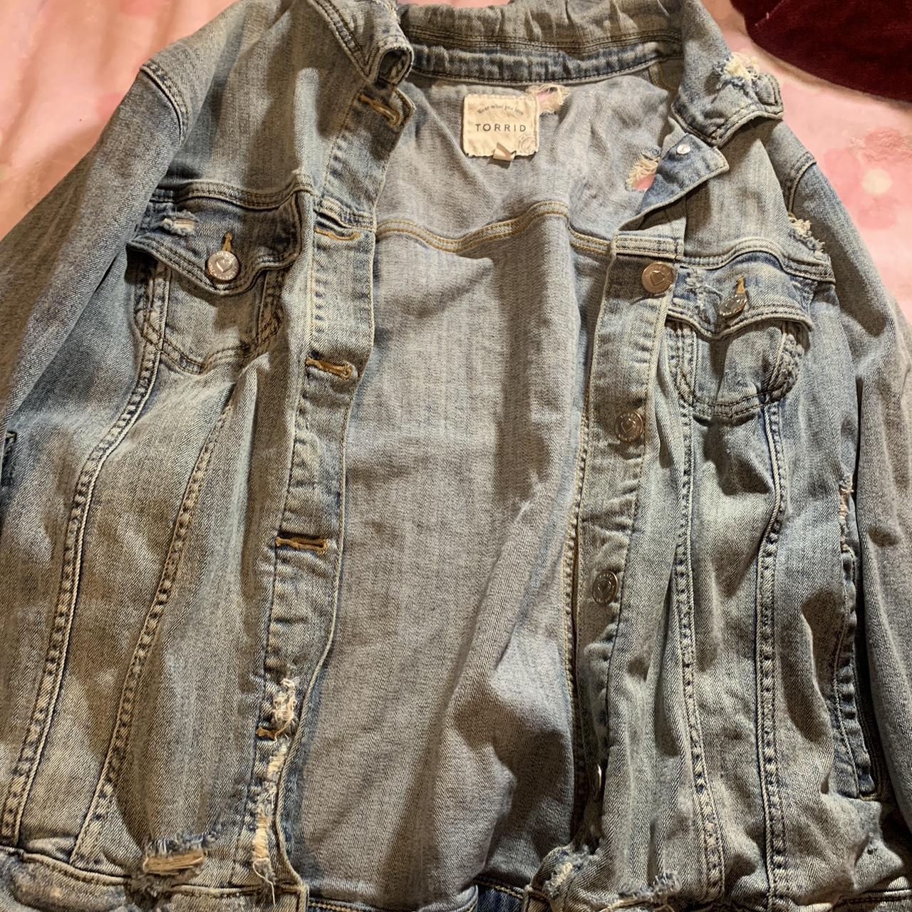 Cute ripped 2025 jean jacket