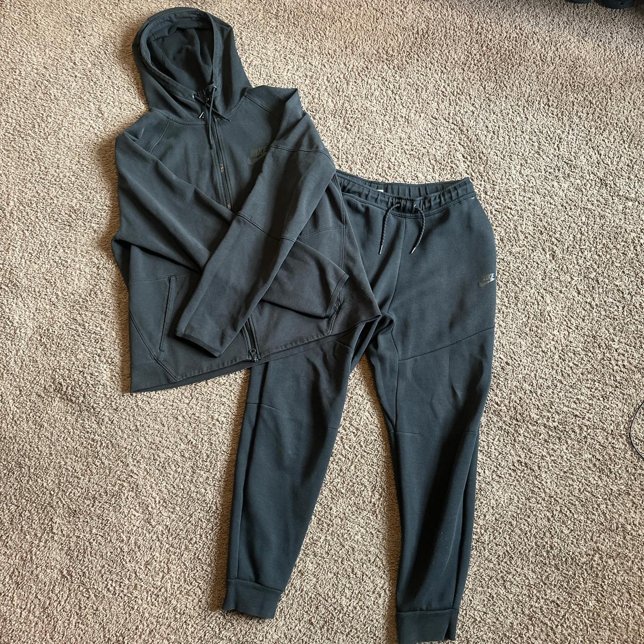 Nike Men's Jumpsuit Black/Grey M – Black Nike Tech Hoodie (L