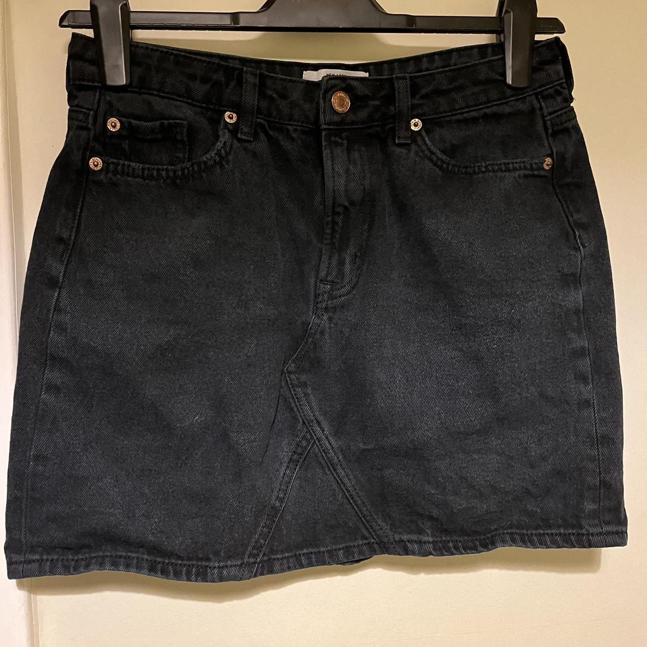 New Look Black denim skirt Really flattering only... Depop