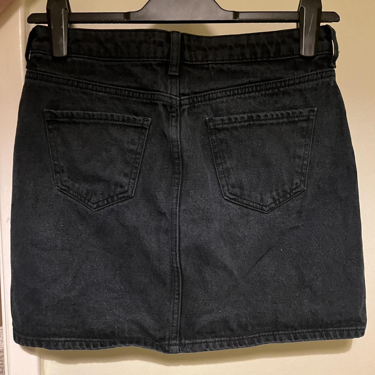 New Look Black denim skirt Really flattering only... Depop
