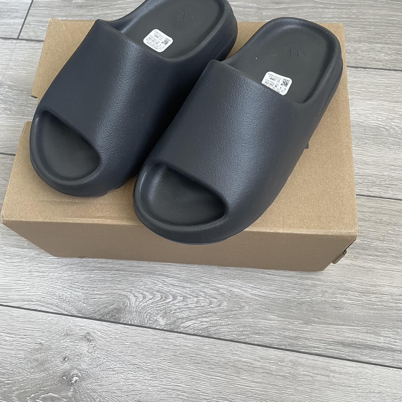 yeezy knock off slides walmart