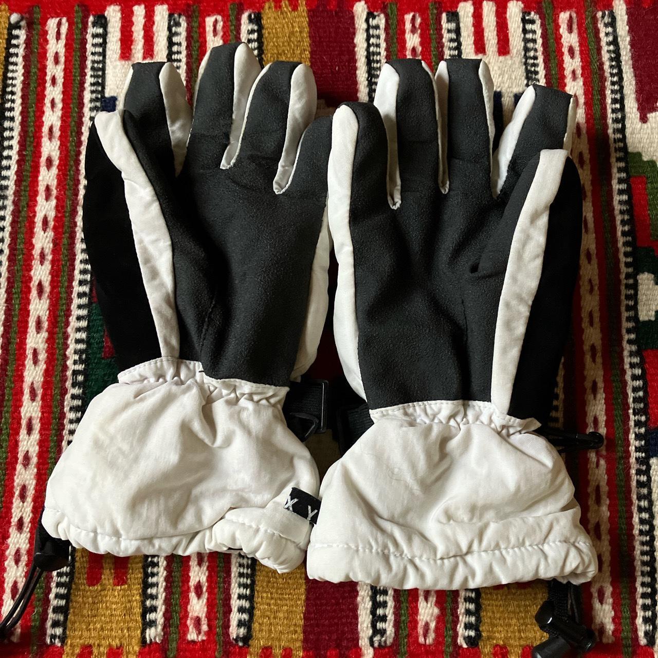 Early 2000s Roxy ski gloves ! Size M, Mint condition... Depop