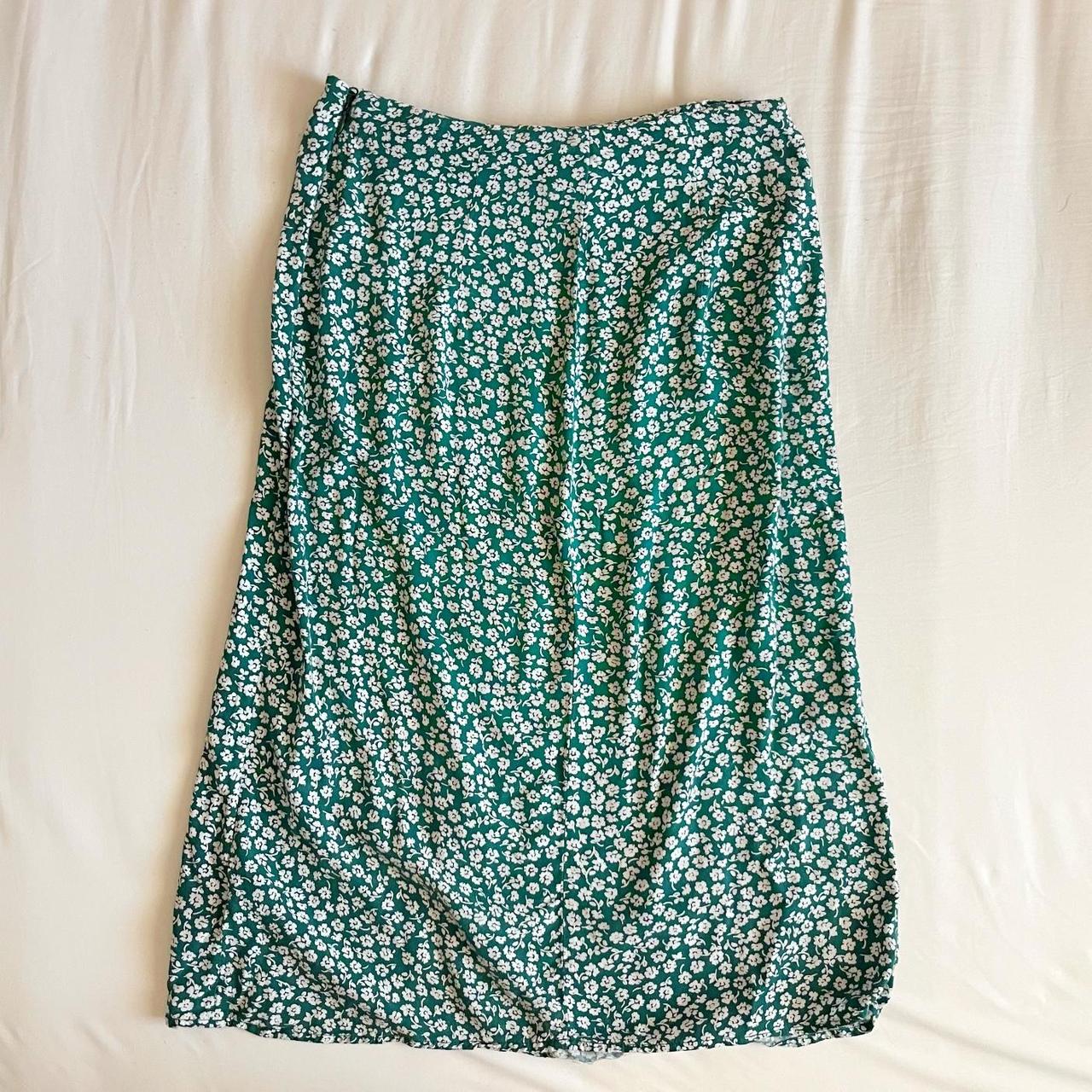 H&M - Dark Green Floral Midi Skirt gently used, just... - Depop