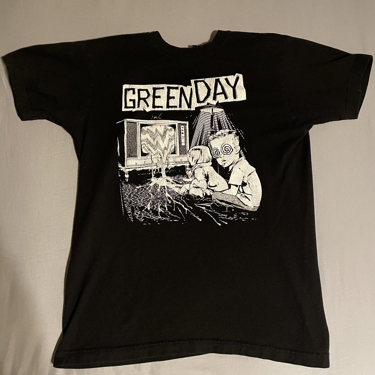 GREEN DAY T-SHIRT NEW FROM HOT TOPIC Medium black