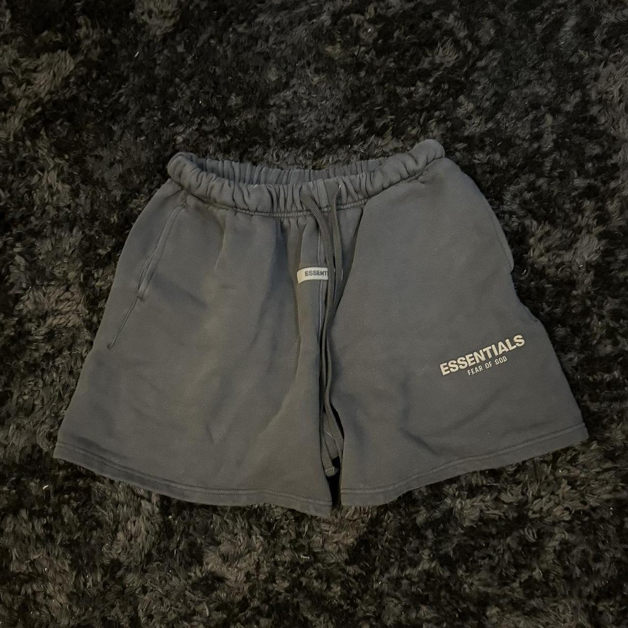 Fear of god newest essentials shorts medium