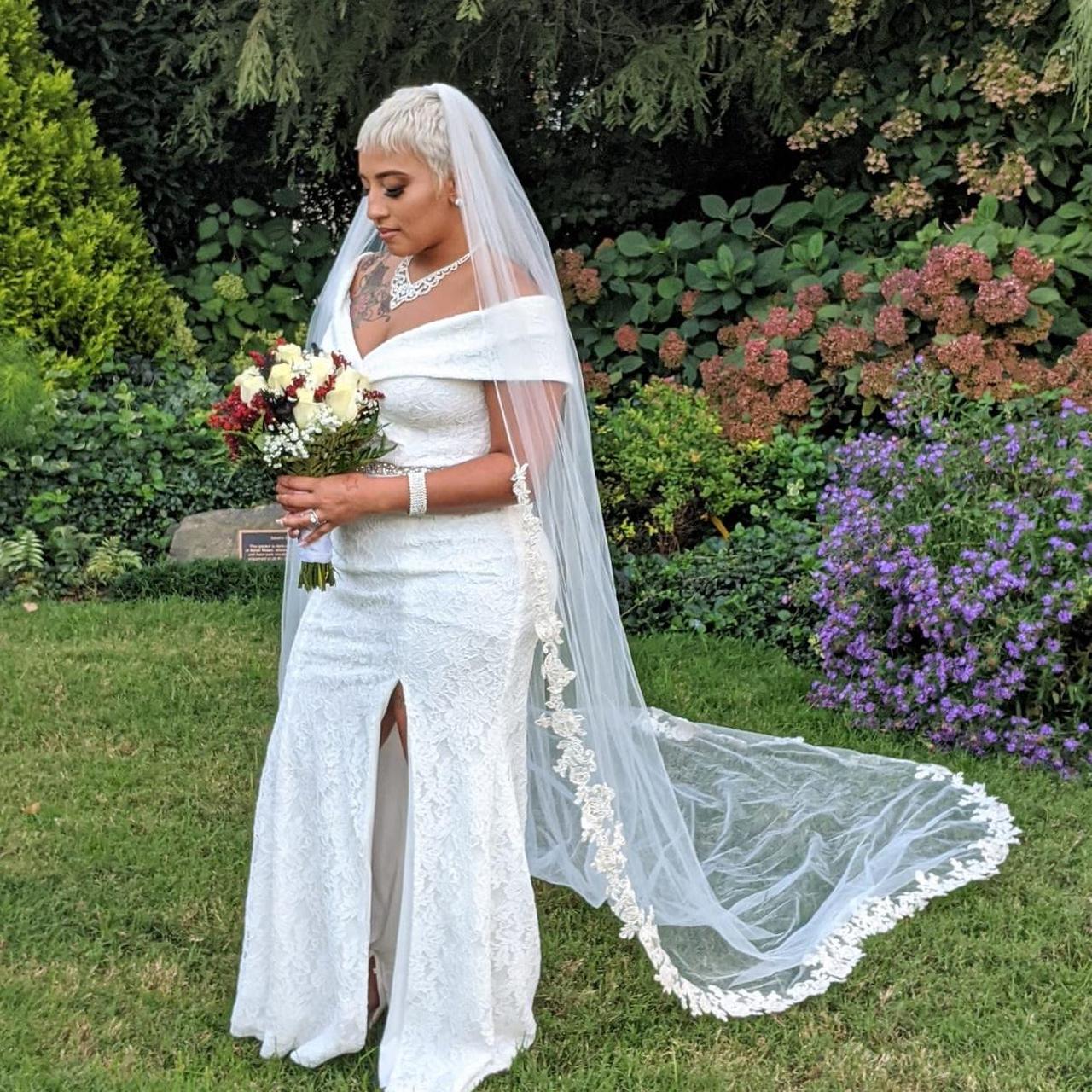 Cathedral veil Ivory color. Metallic floral cut | Depop