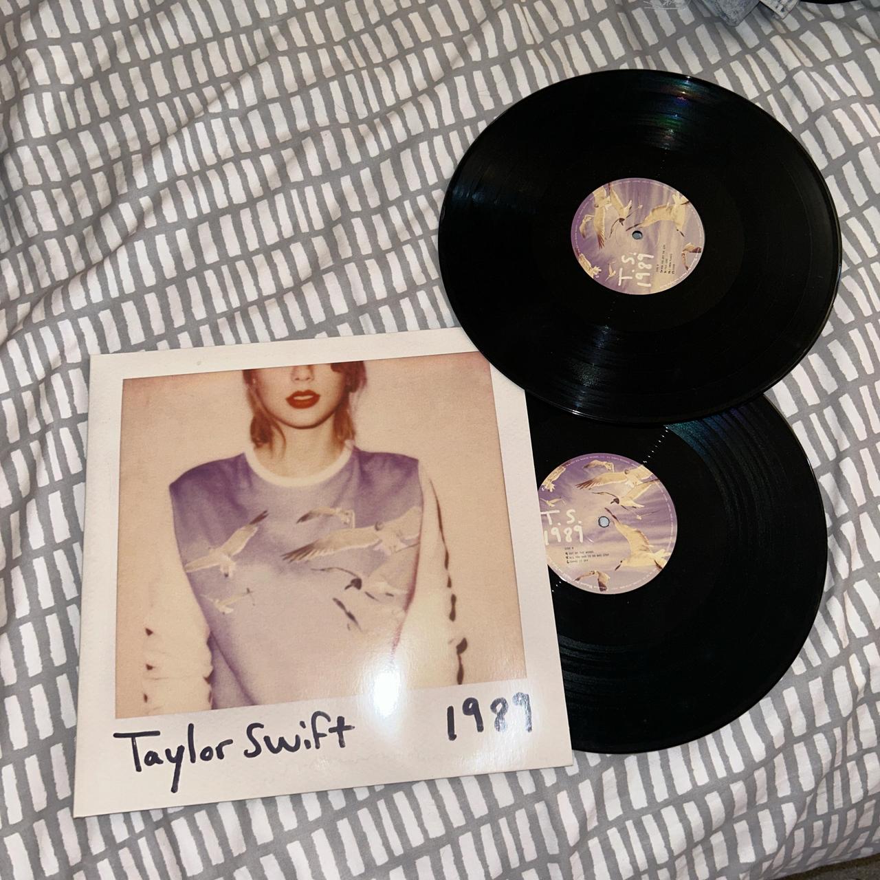 taylor swift vinyl - Depop