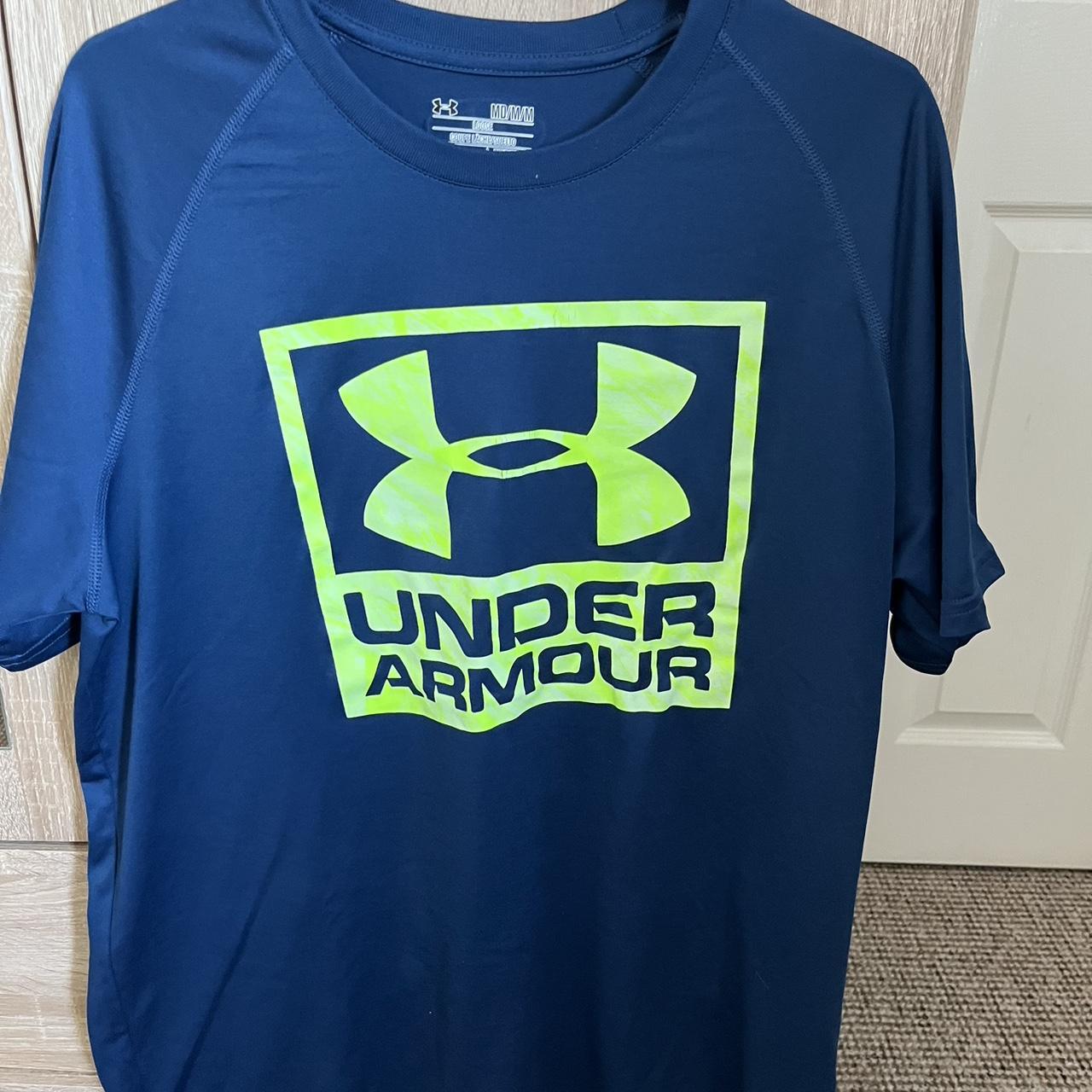 Medium navy and green Under Armour lightweight... Depop