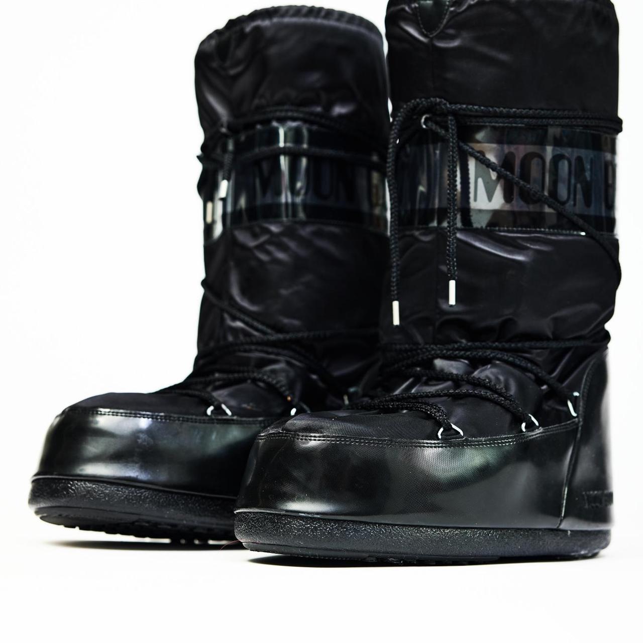 Moon Boot Men's Black Boots Depop