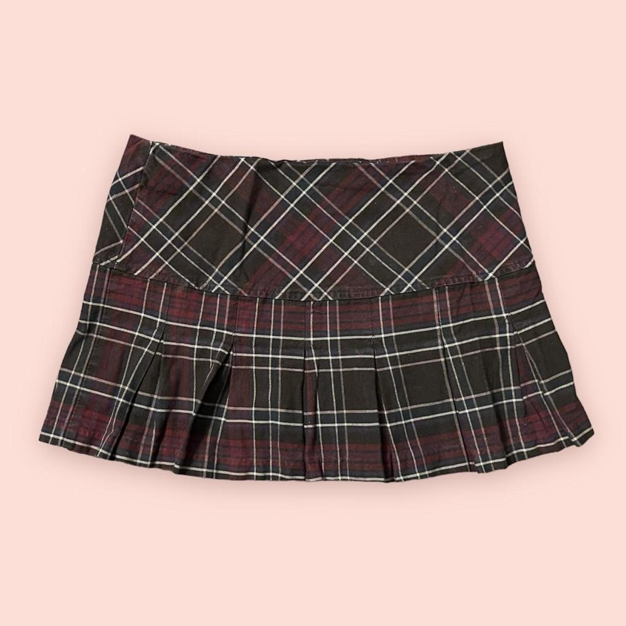 No Boundaries y2k pleated miniskirt Size 7 In... - Depop