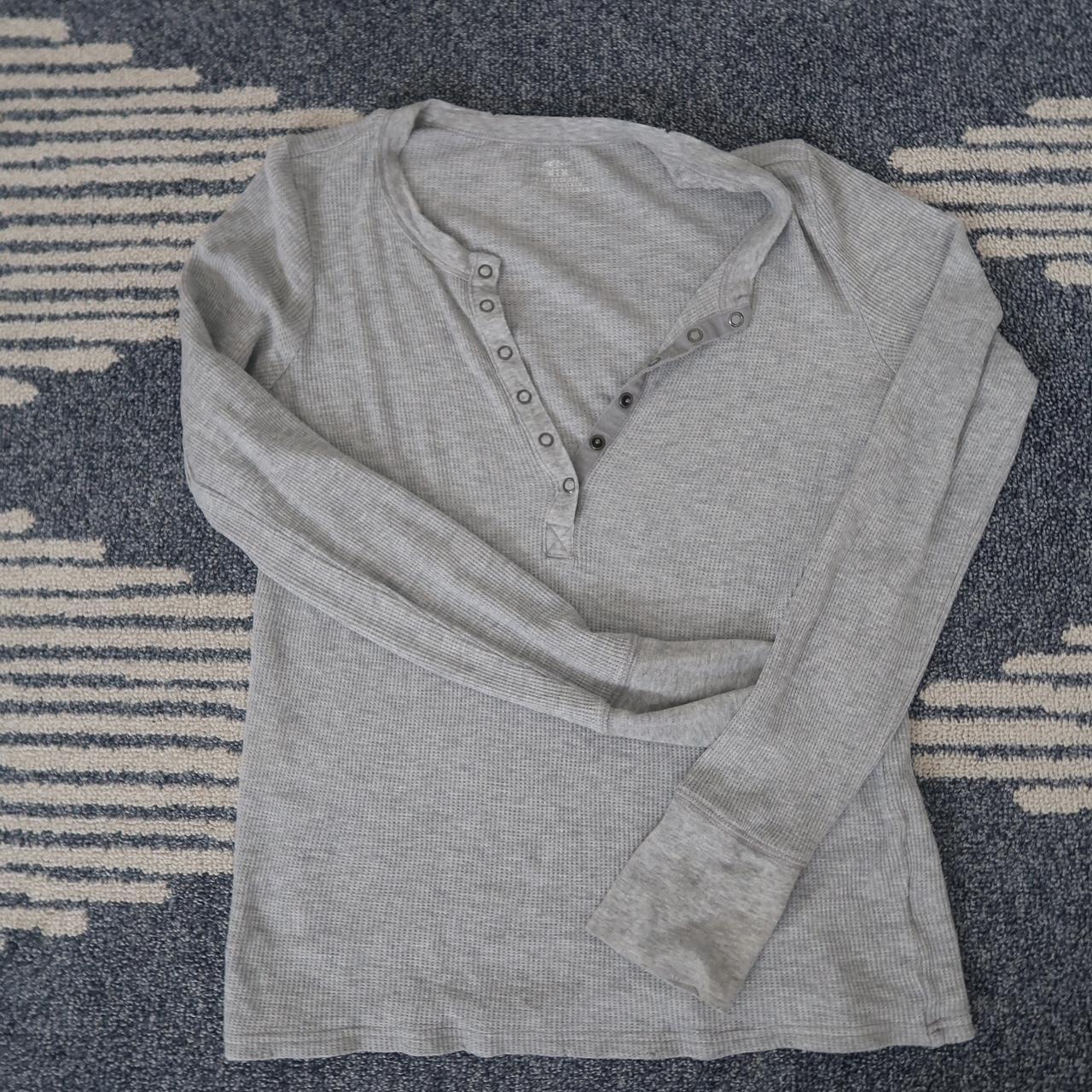 American Eagle Outfitters Women's Grey Shirt