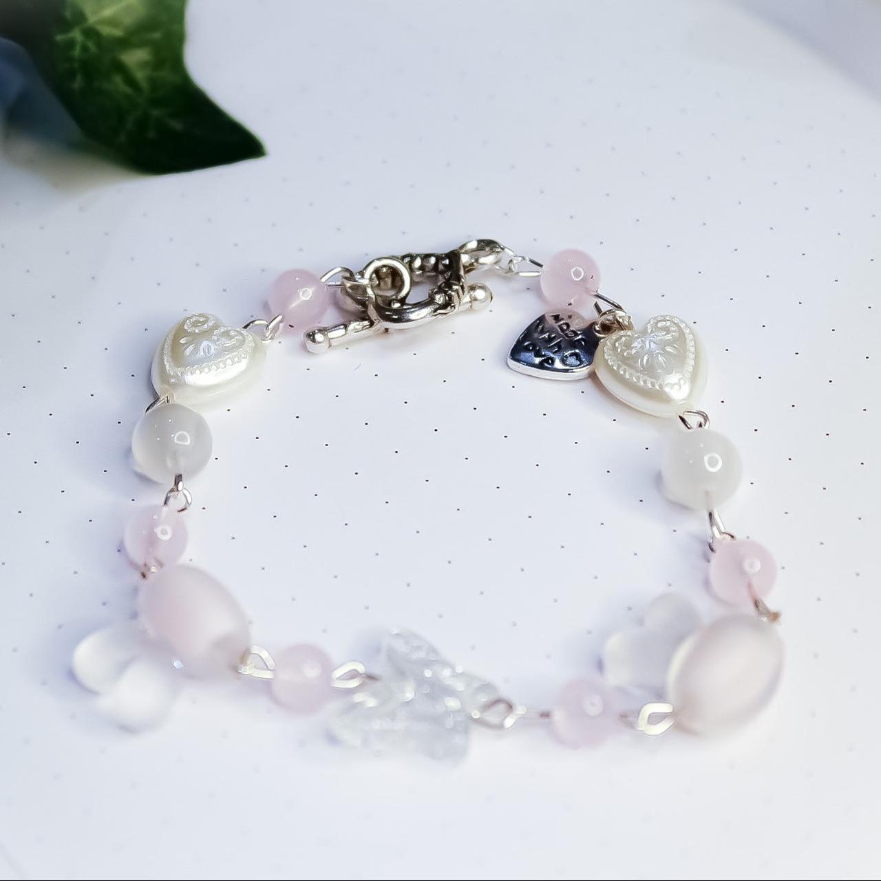 𝒷𝓊𝓃𝓃𝓎 𝒽𝑜𝓃𝑒𝓎 𝓅𝒾𝓃𝓀 𝓋𝑒𝓇 𝒷𝓇𝒶𝒸𝑒𝓁𝑒𝓉 ♡ made with pink glass... - Depop