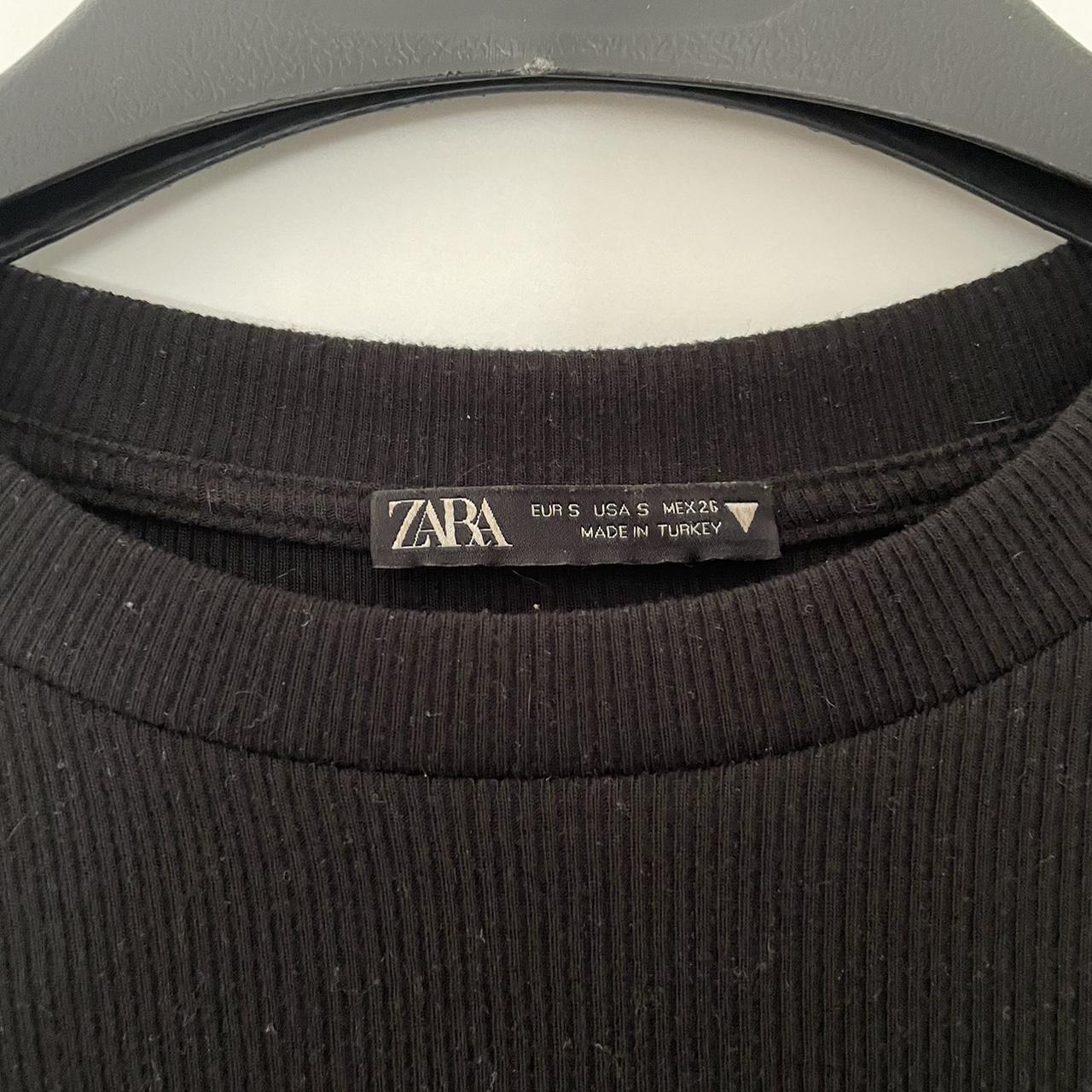 Zara Women's Black Crop-top | Depop