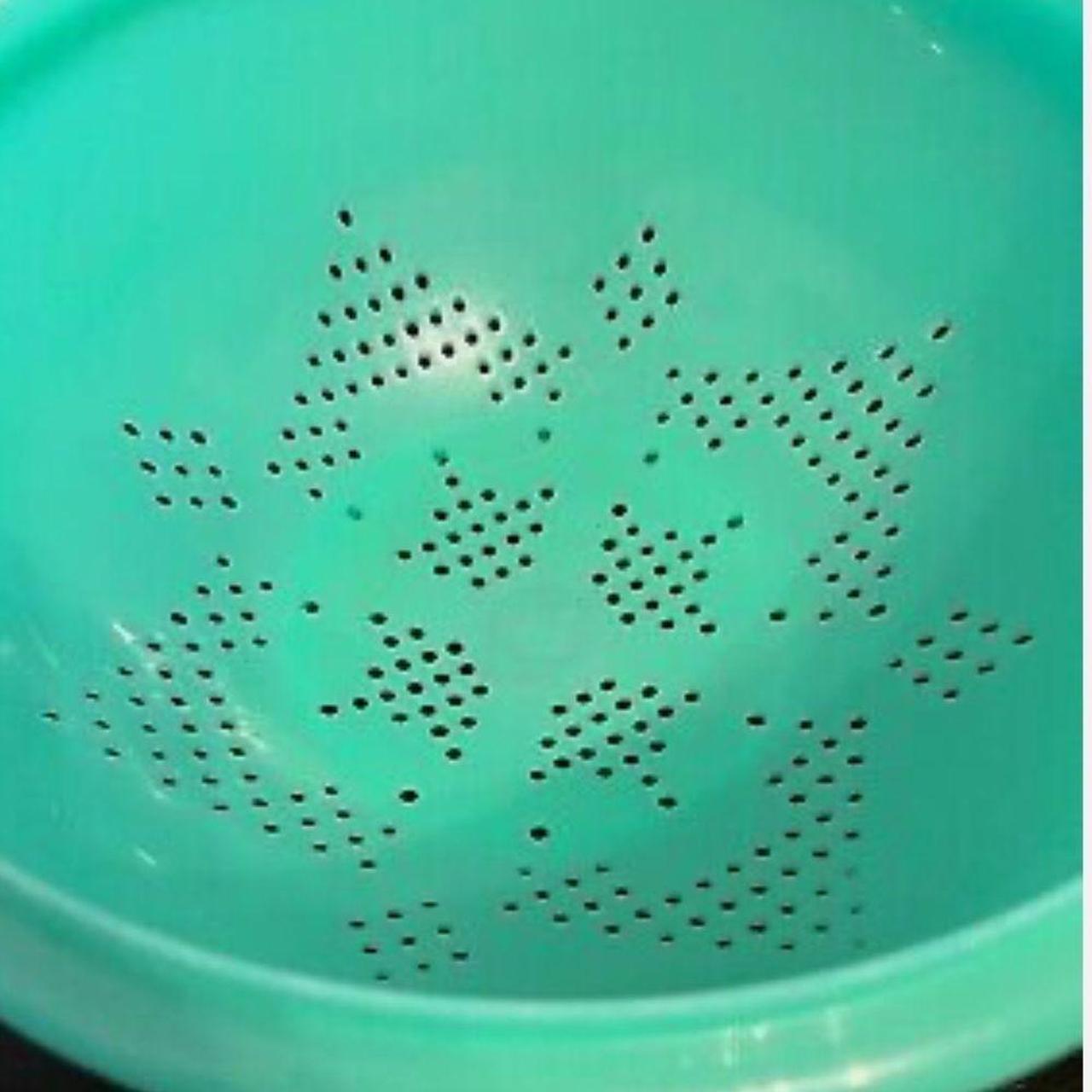 Jadeite Colored Plastic Strainer by Tupperware used... Depop