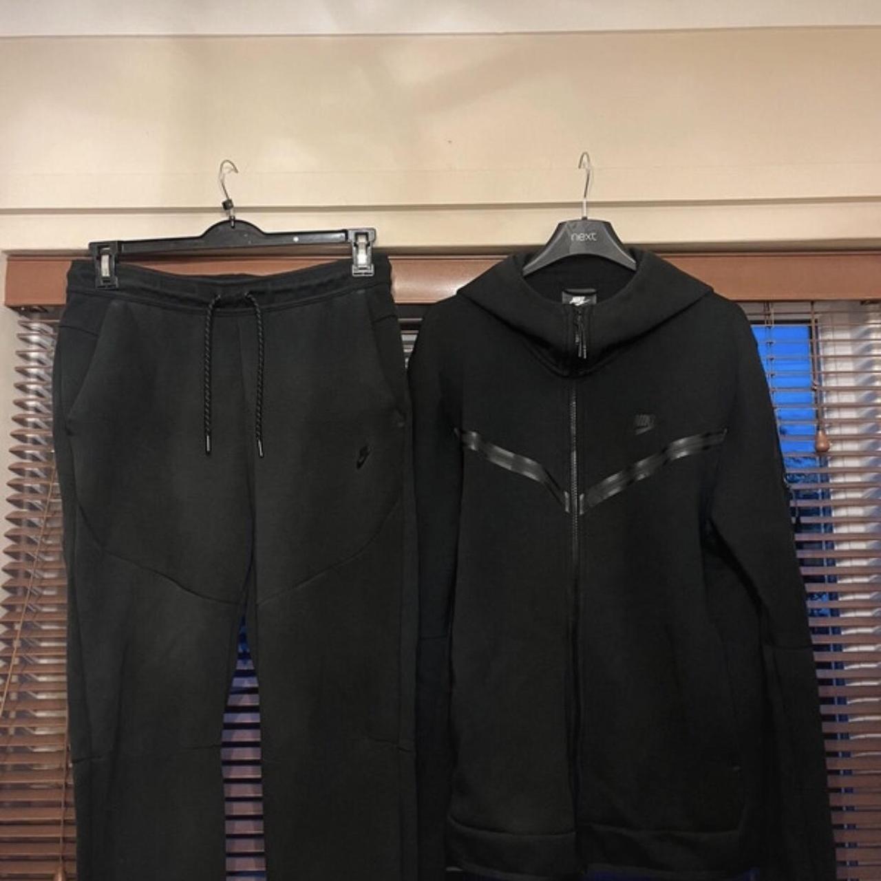 new black nike tech tracksuit