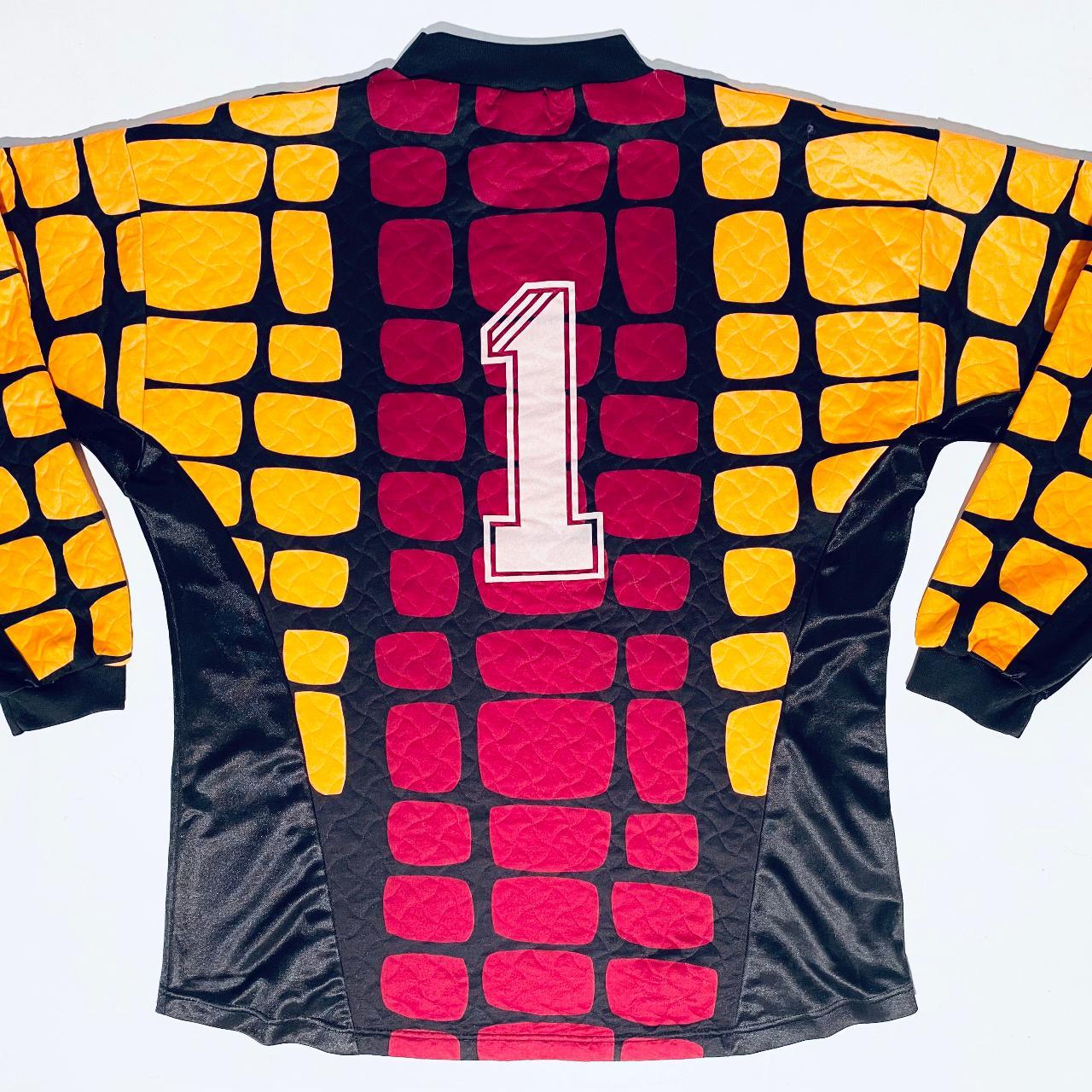 Adidas predator shop goalkeeper jersey