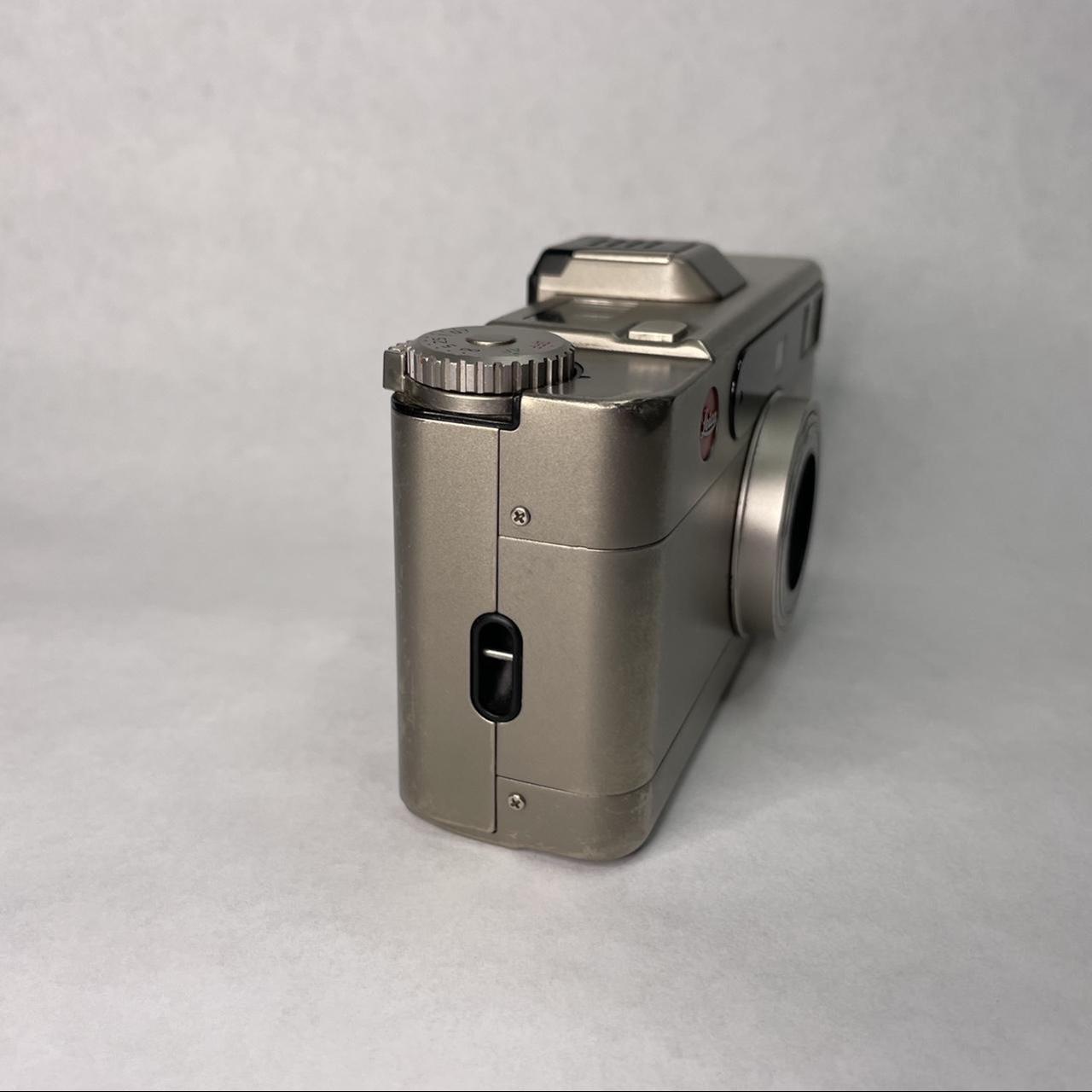 Leica Grey Cameras-and-accessories (3)