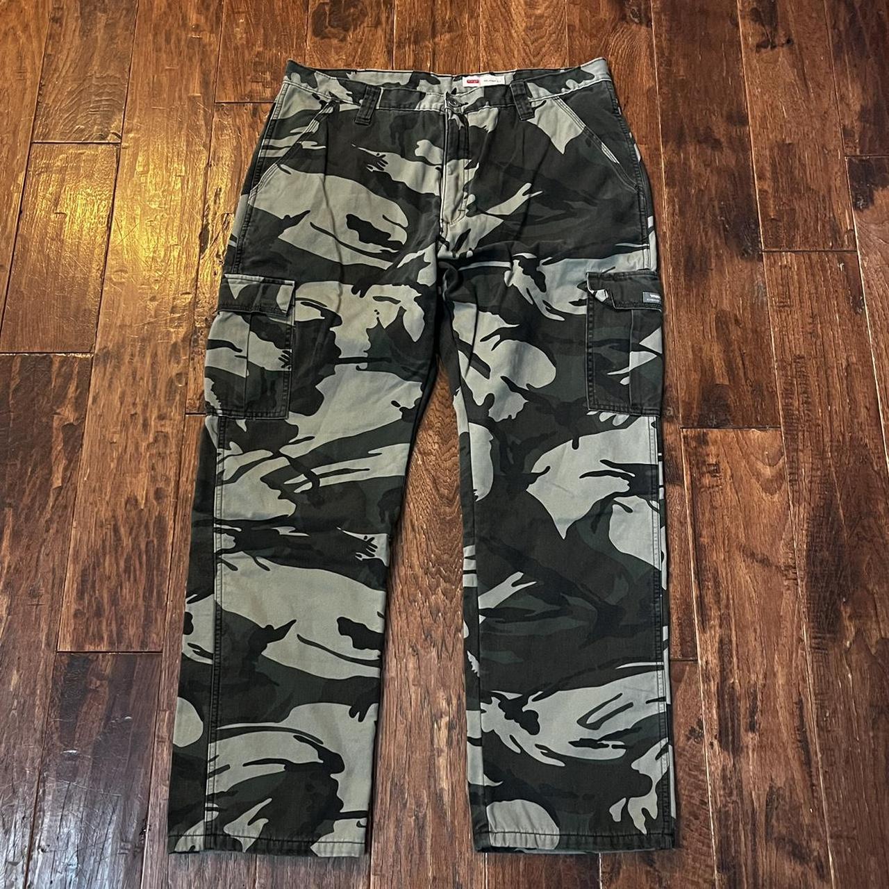 Camo cargo pants relaxed fit wrangler sz36, #camo